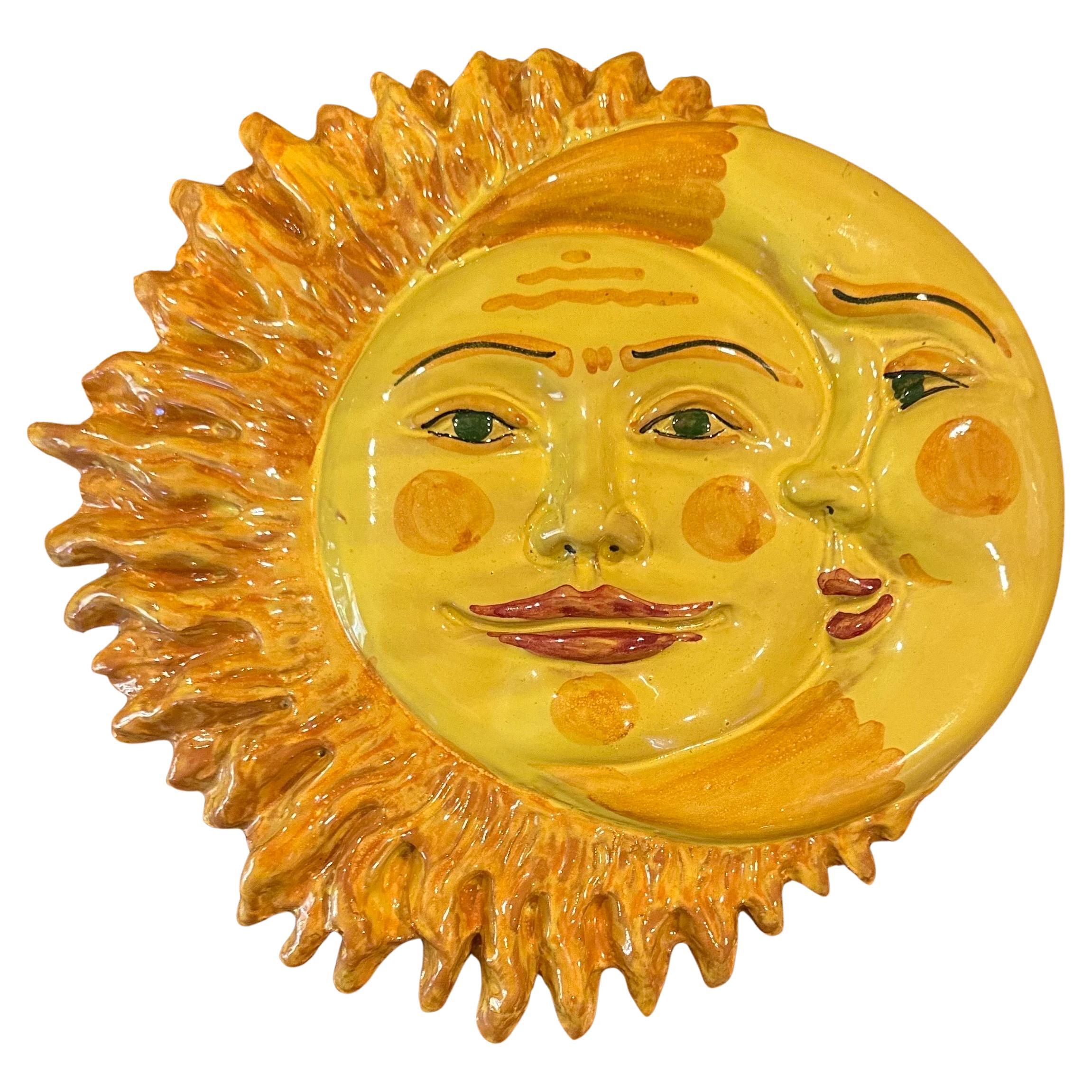 Escultura / Colgante de pared Sol y Luna pintados a mano en venta 2