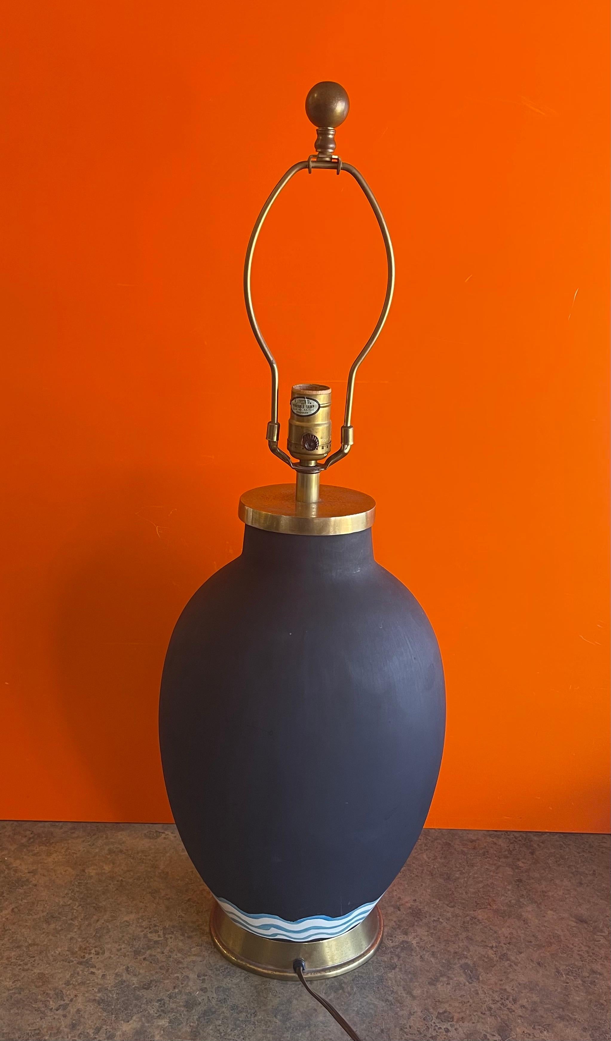 Lampe de bureau en porcelaine « Swans » peinte à la main par Chapman Manufacturing Company en vente 5