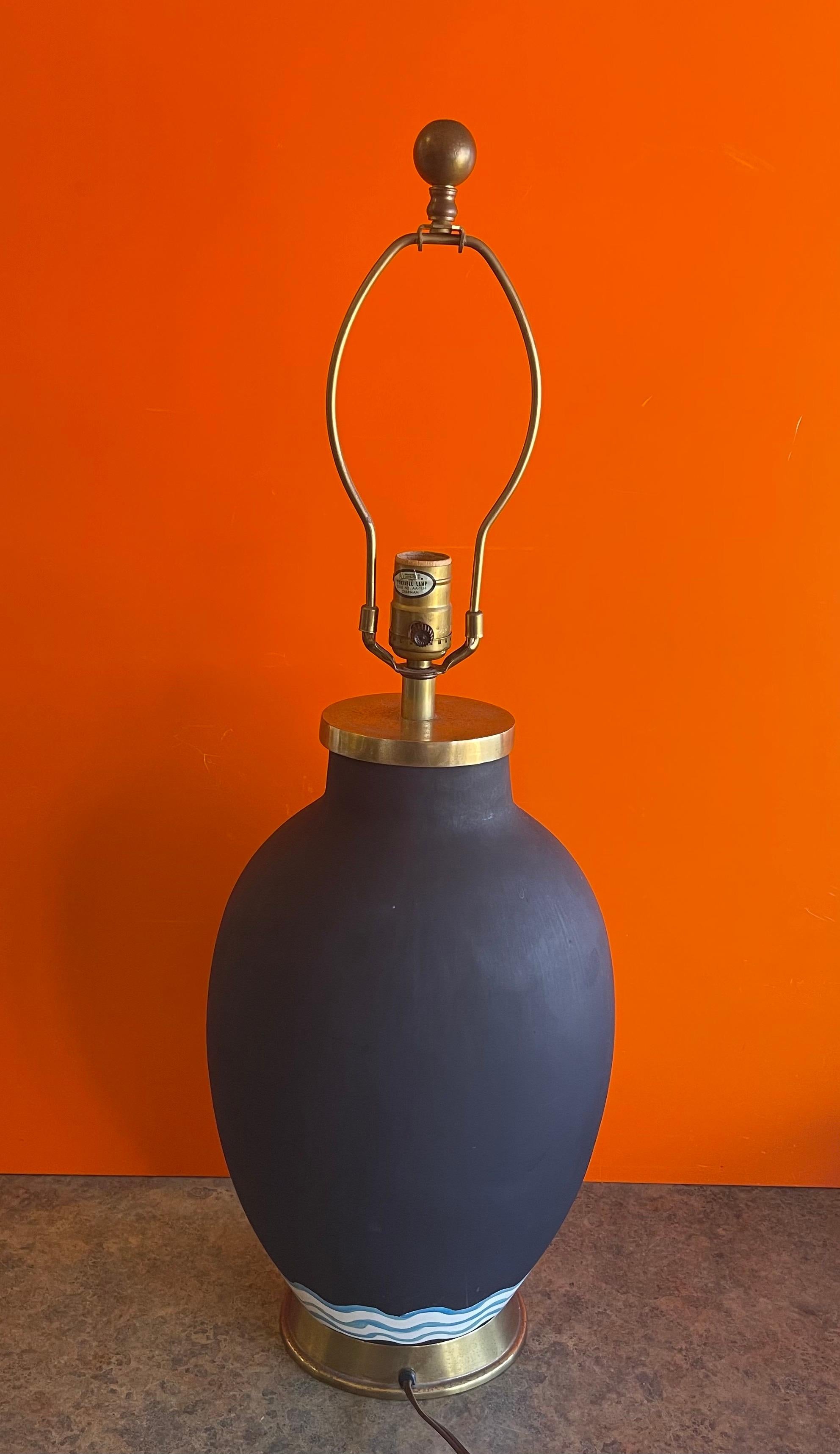 Lampe de bureau en porcelaine « Swans » peinte à la main par Chapman Manufacturing Company en vente 6