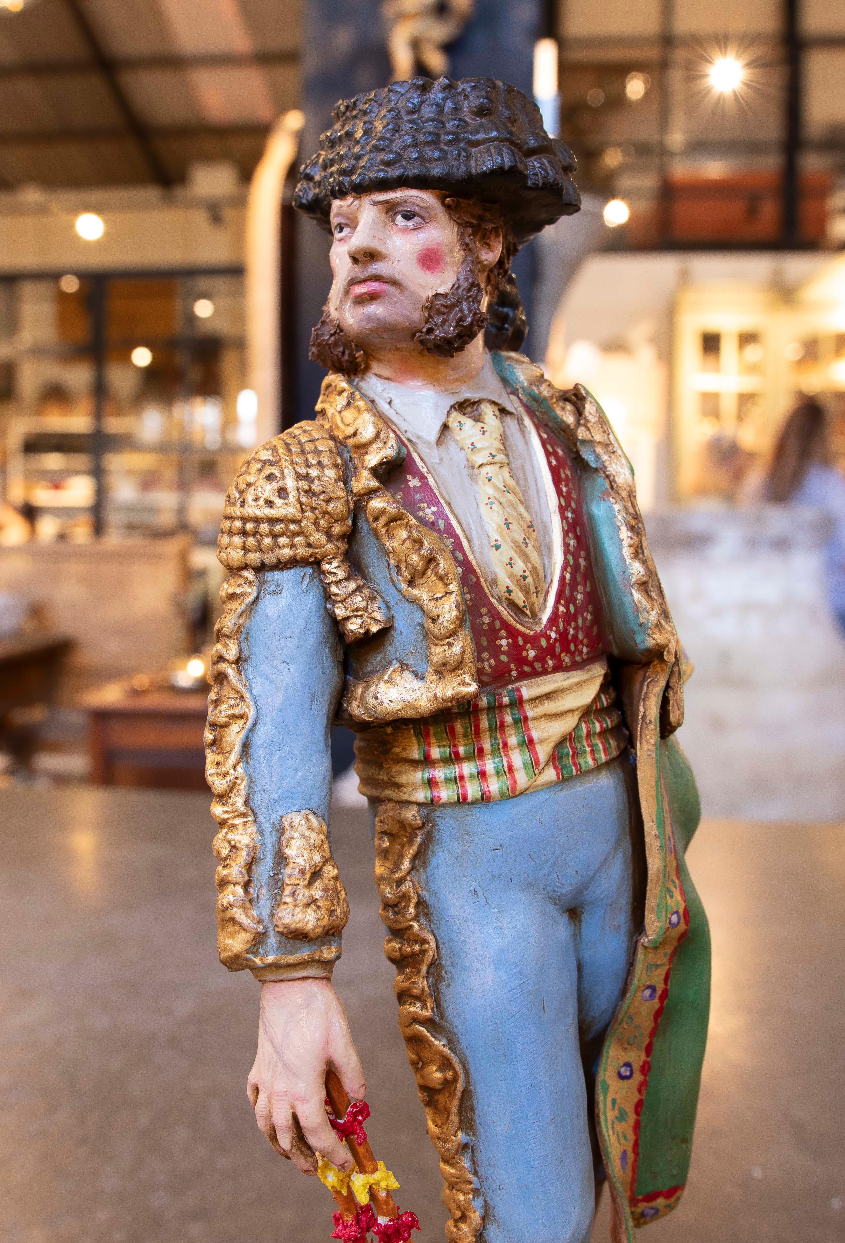 Escultura de Terracota Pintada a Mano de Torero Andaluz Firmada Jiménez Maris en venta 3