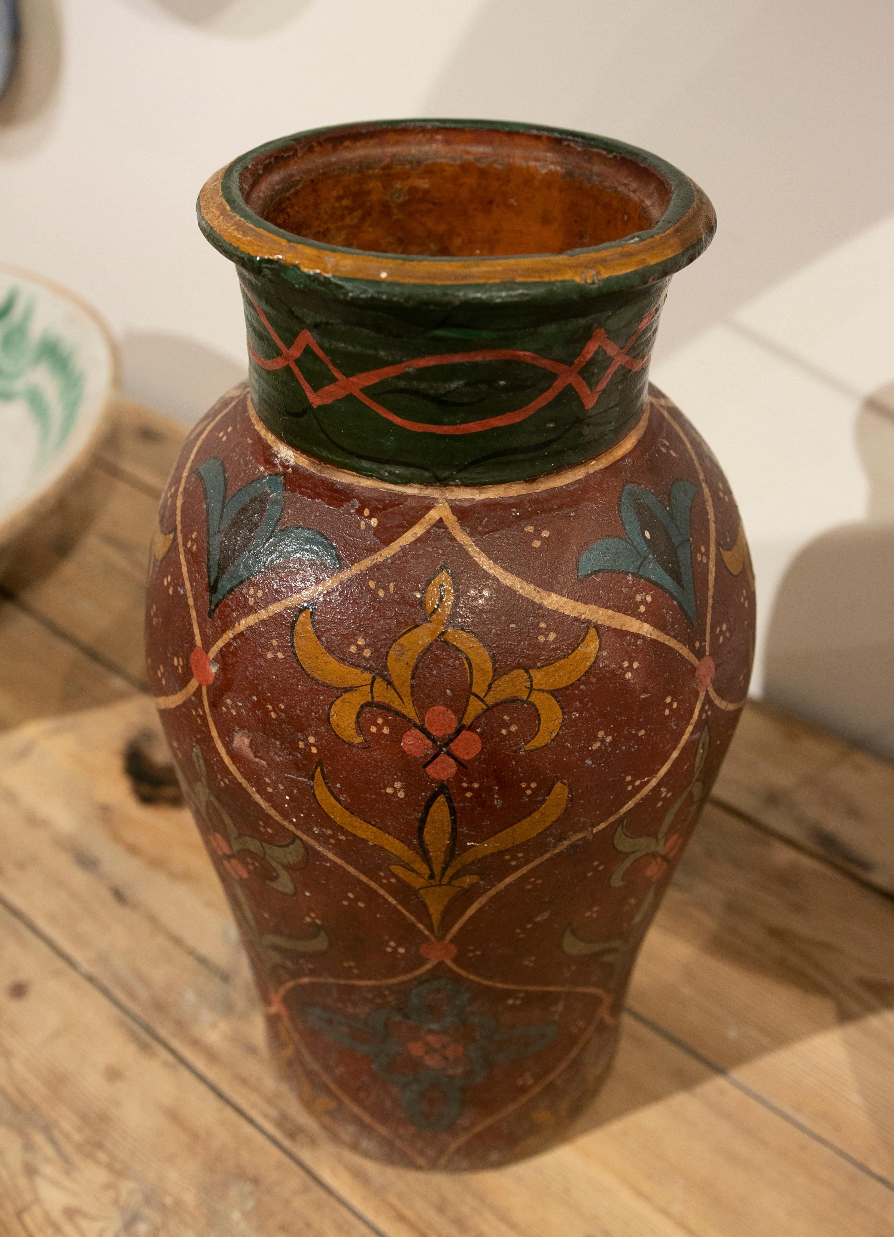 Hand-Painted Terracotta Vase with Flower Decoration For Sale 5