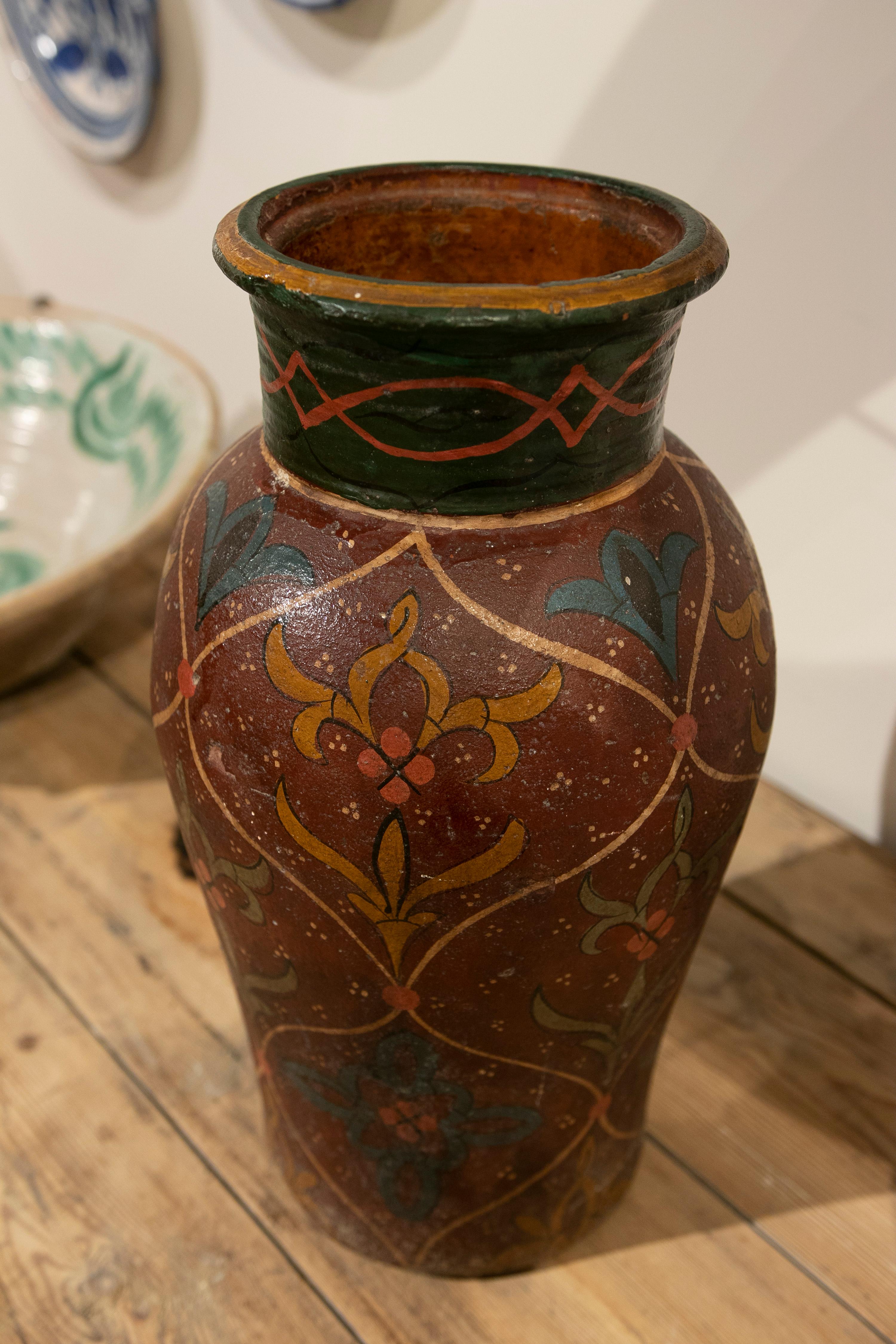 Hand-Painted Terracotta Vase with Flower Decoration For Sale 2