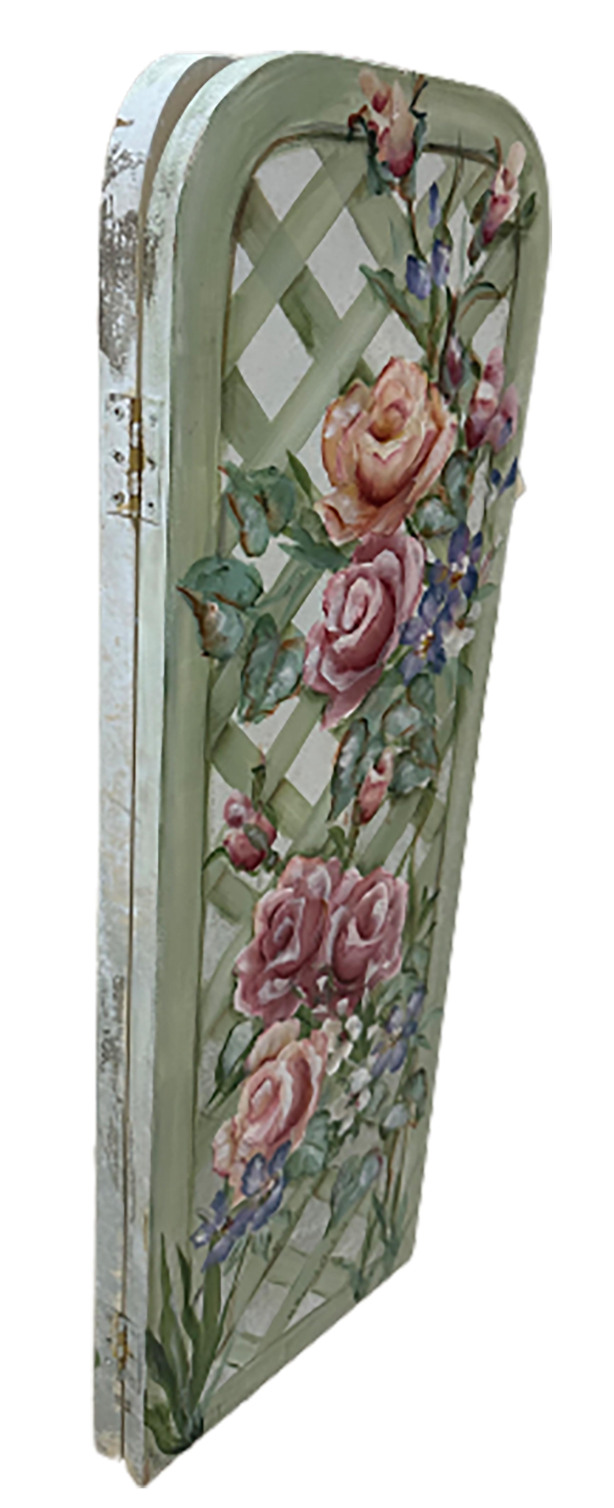 Hand painted Three Panel Floral Standing Screen  In Good Condition For Sale In Dallas, TX