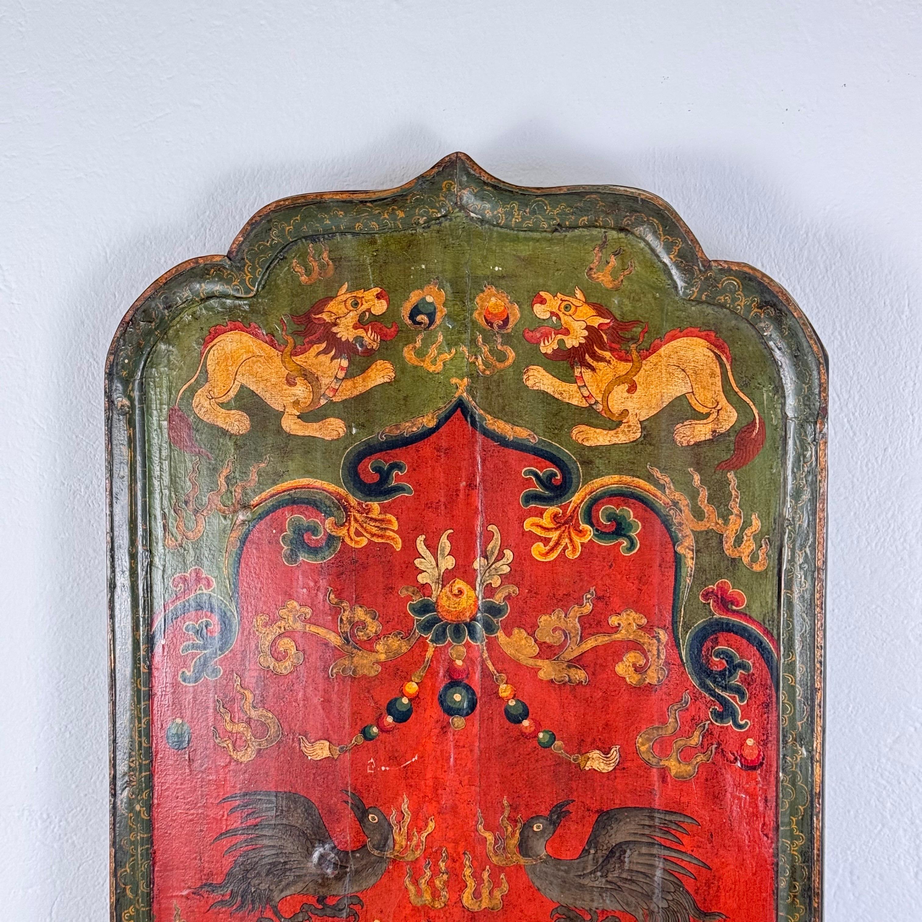 Handbemaltes tibetisches Monastery-Türpaneel, 1890 (Tibetisch) im Angebot