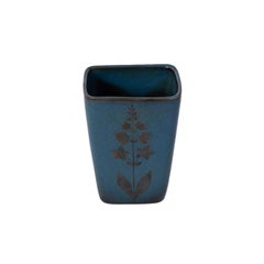 Handbemalte Vase mit Lily of the Valley-Motiv