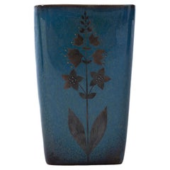 Handbemalte Vase mit Lily of the Valley-Motiv