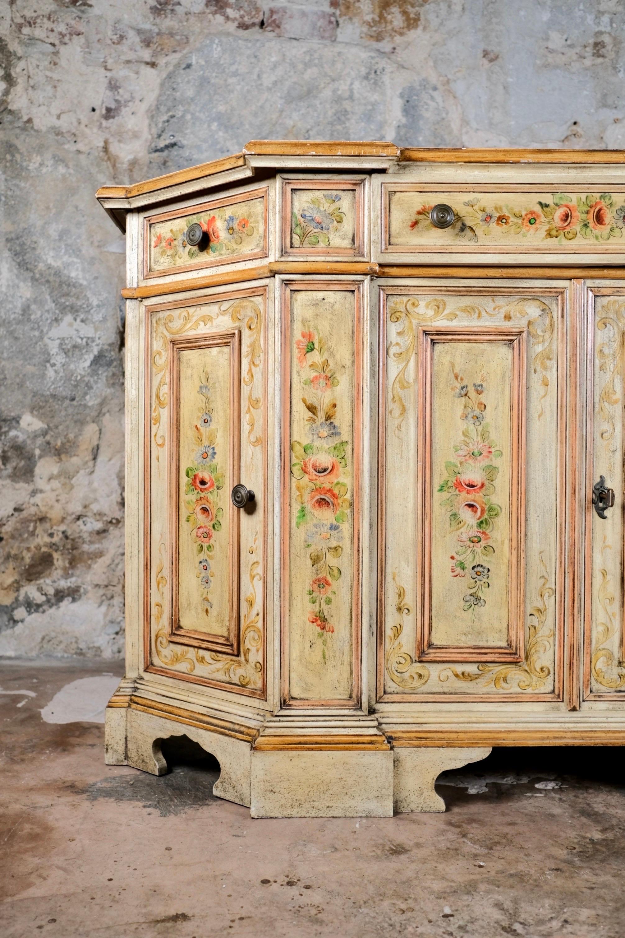 Hand-painted Venetian style sideboard or console, Italy, 1950s For Sale 1