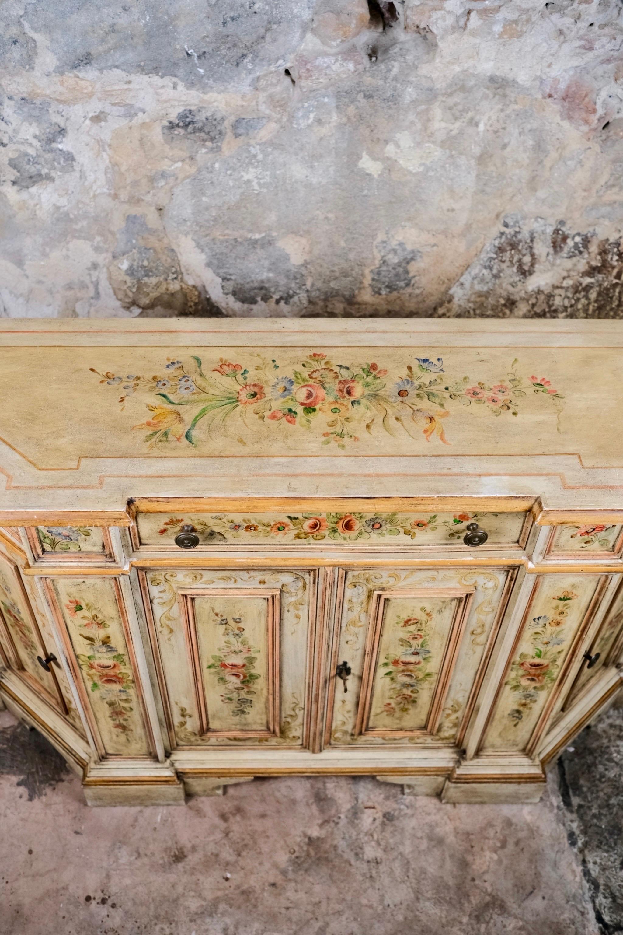 Hand-painted Venetian style sideboard or console, Italy, 1950s For Sale 4