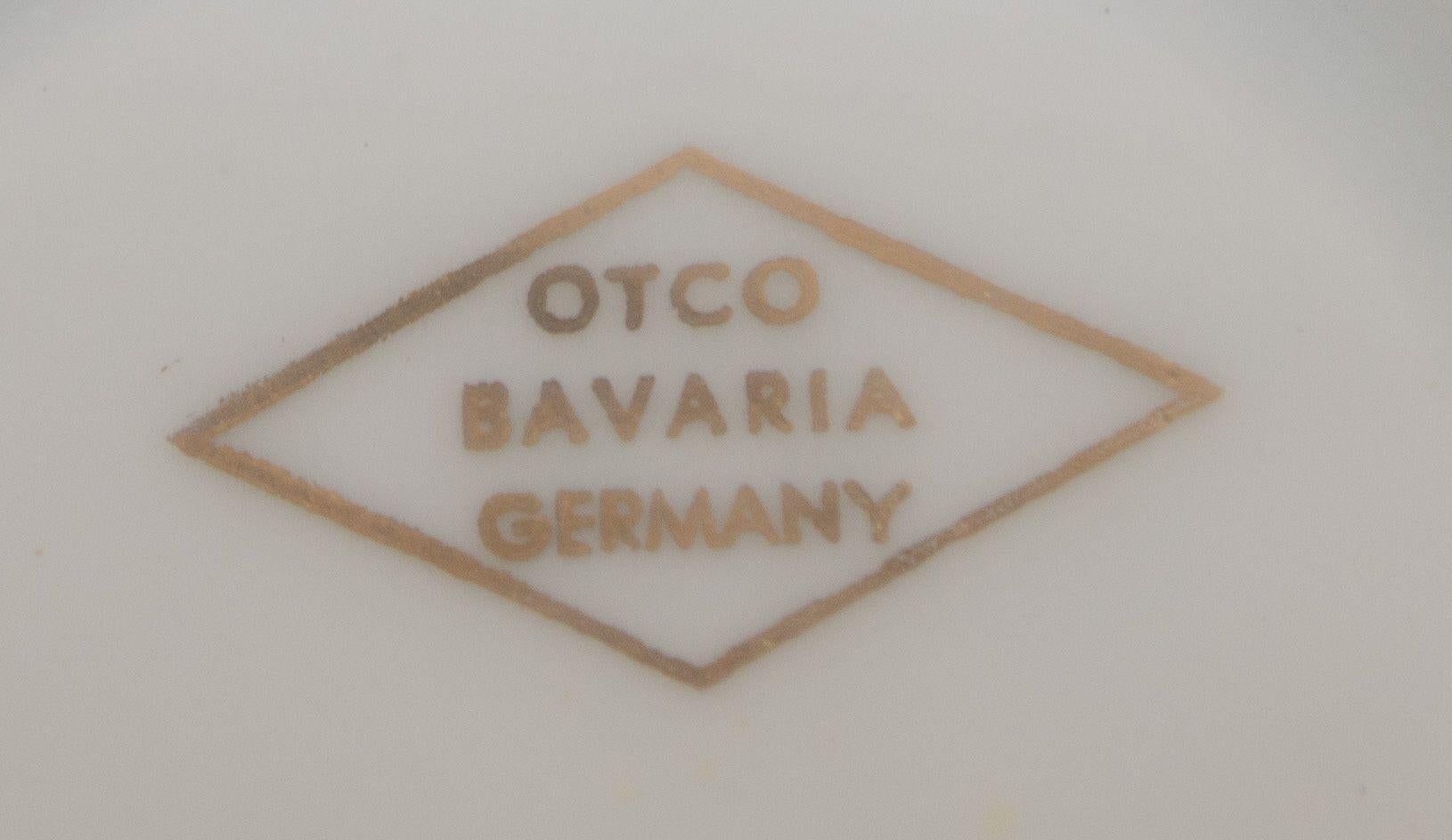 Vintage Ashtrays Bavaria Germany Set of Two Hand-Painted Fine Porcelain For Sale 1