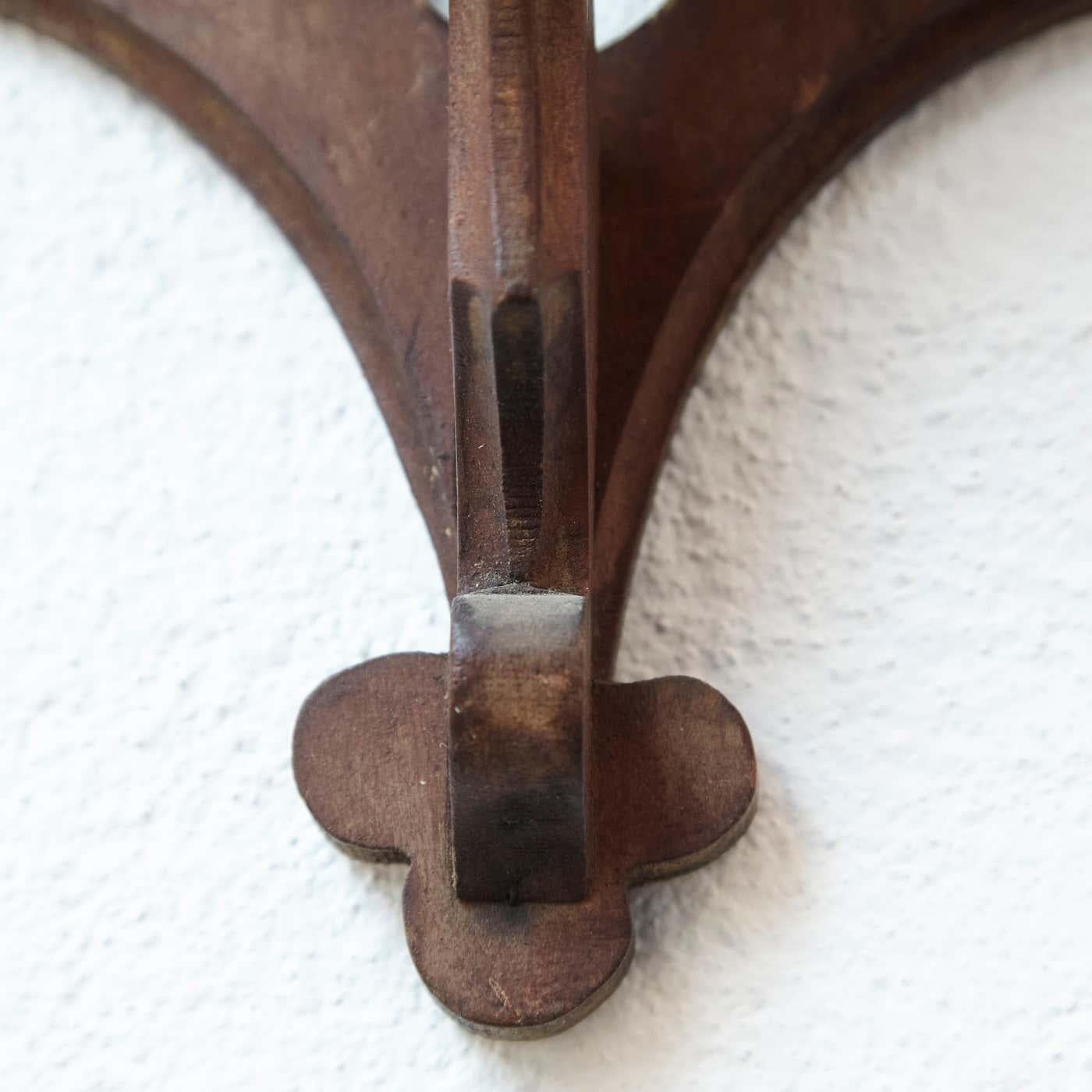 Figura tradizionale di un santo dipinta a mano in Wood, 1950 circa in vendita 4