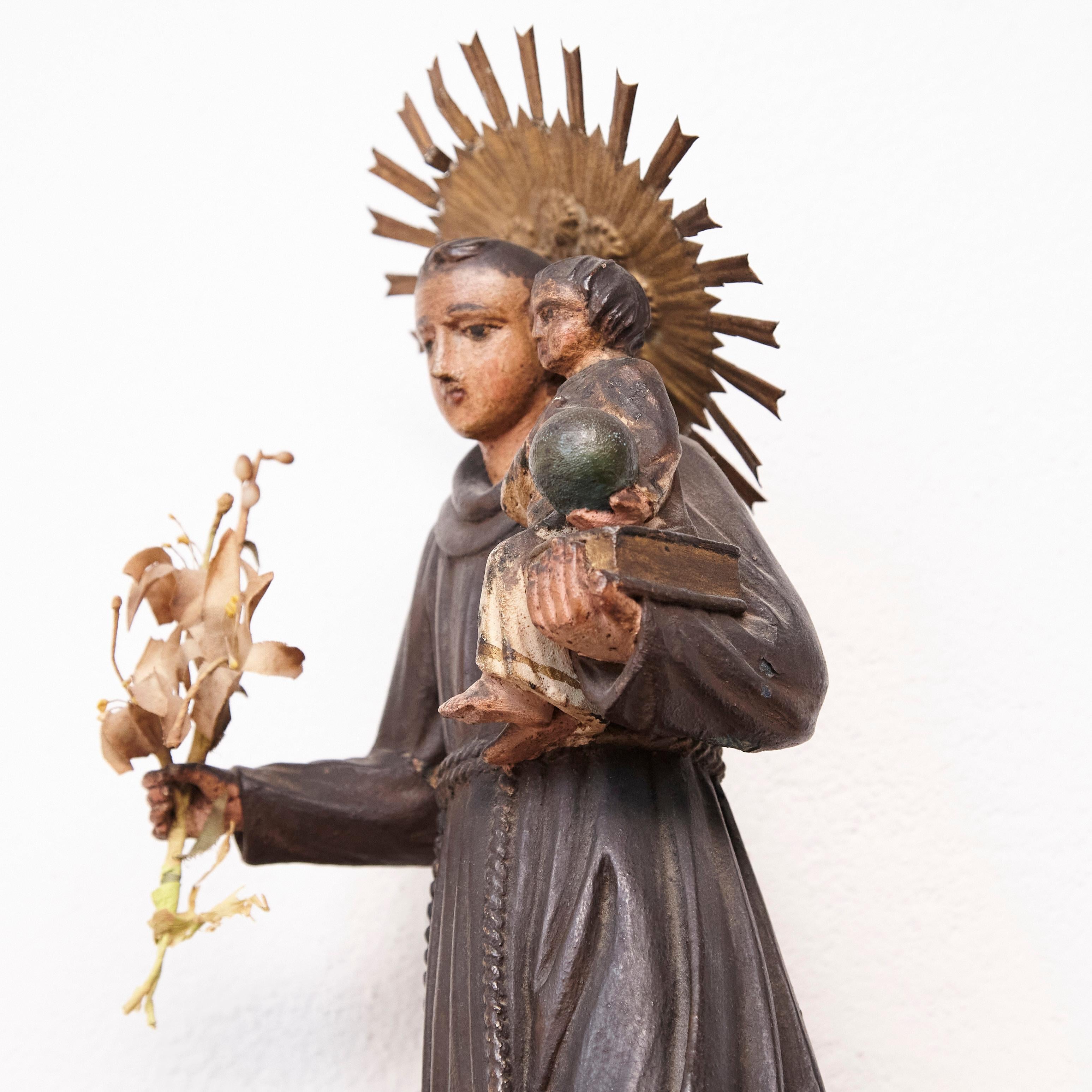 Hand Painted Wood Traditional Figure of a Saint, circa 1950 In Good Condition For Sale In Barcelona, Barcelona