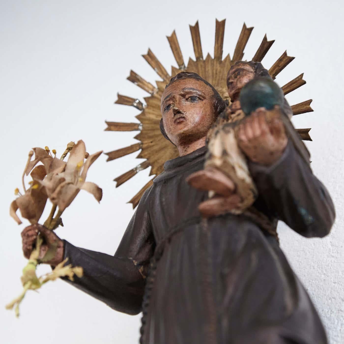 Figura tradizionale di un santo dipinta a mano in Wood, 1950 circa in vendita 2
