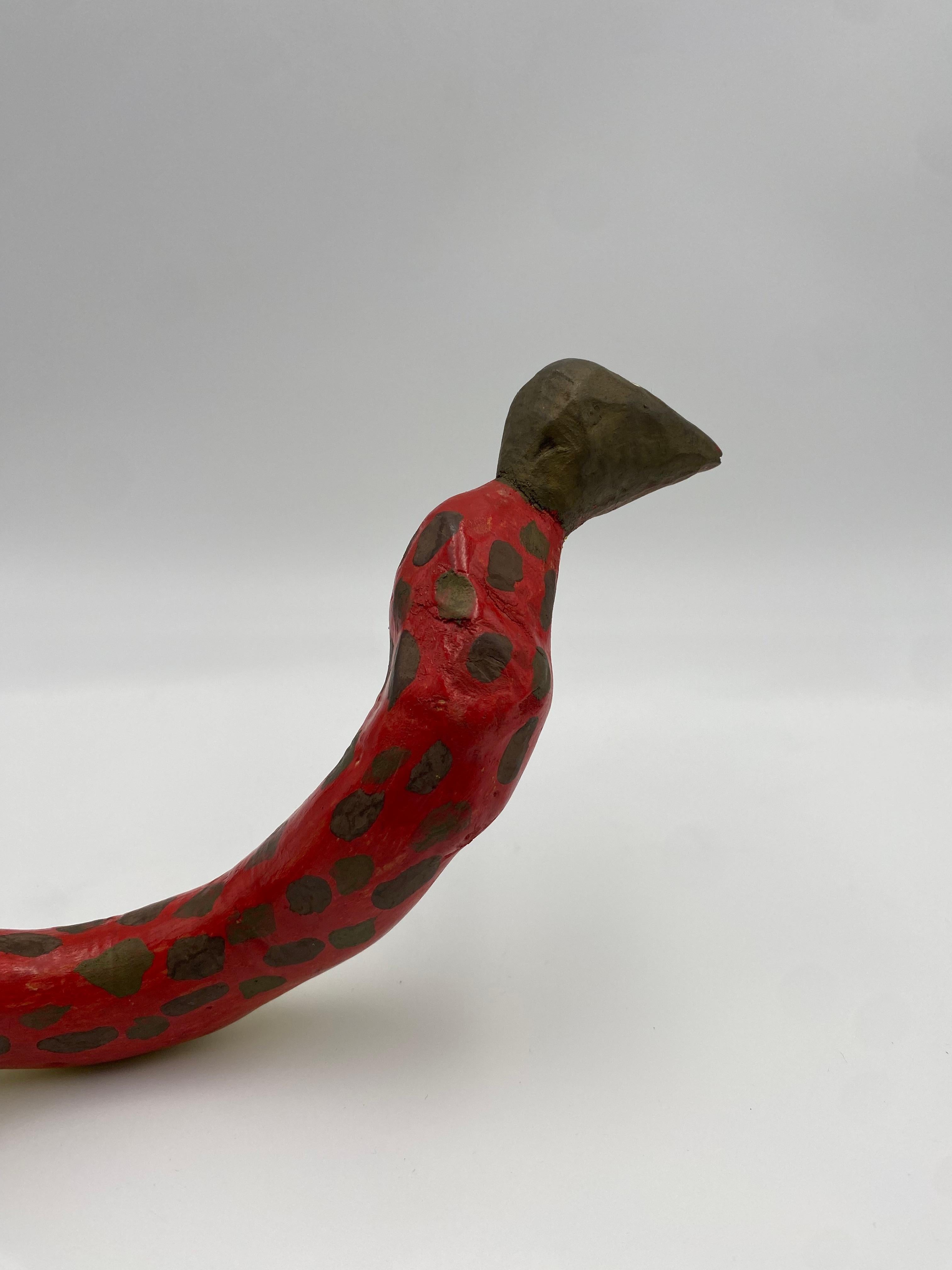Masque africain en bois peint à la main et serpent  en vente 11