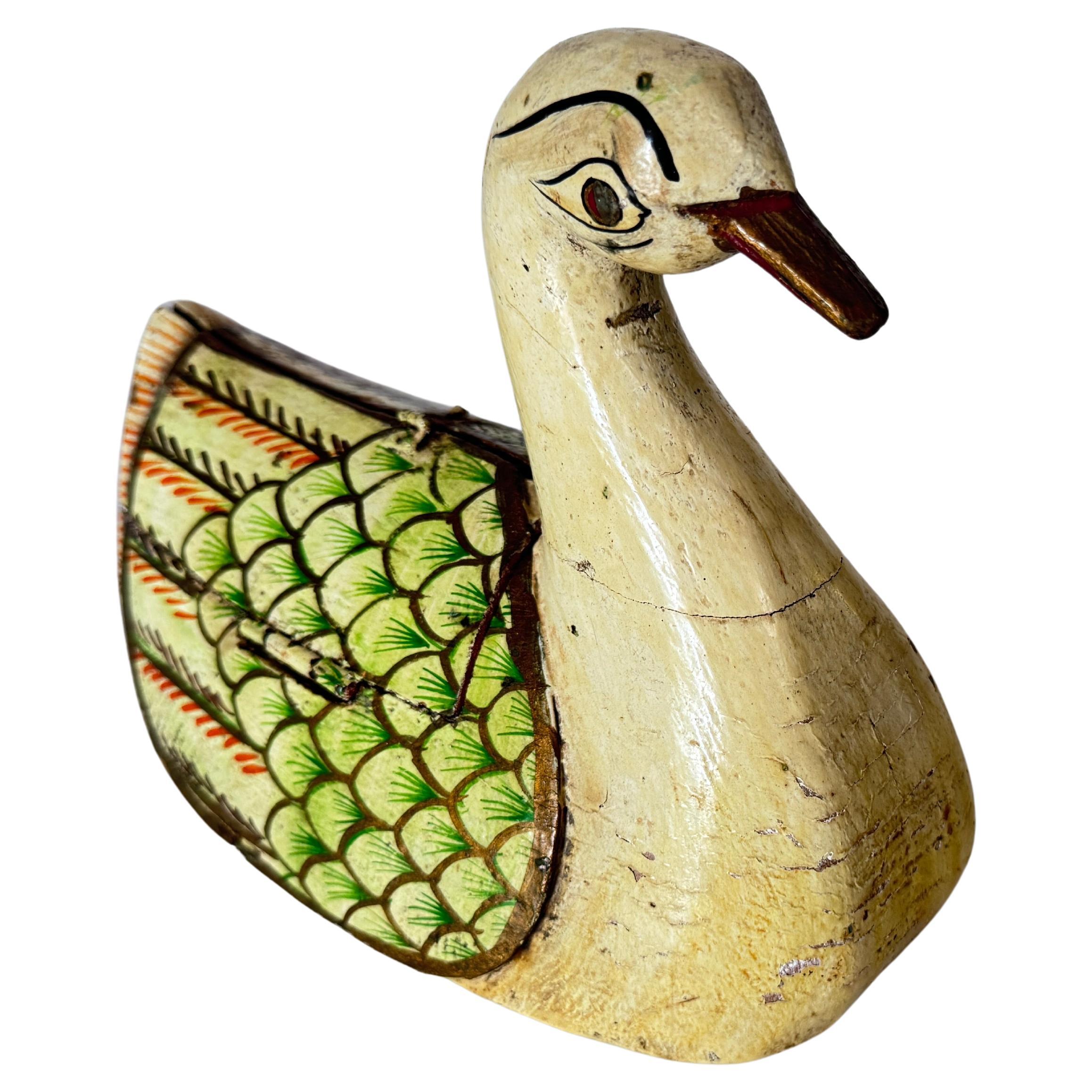 Boîte en bois peinte à la main - Forme d'oiseau stylisé - Art populaire du Rajasthan, Inde -