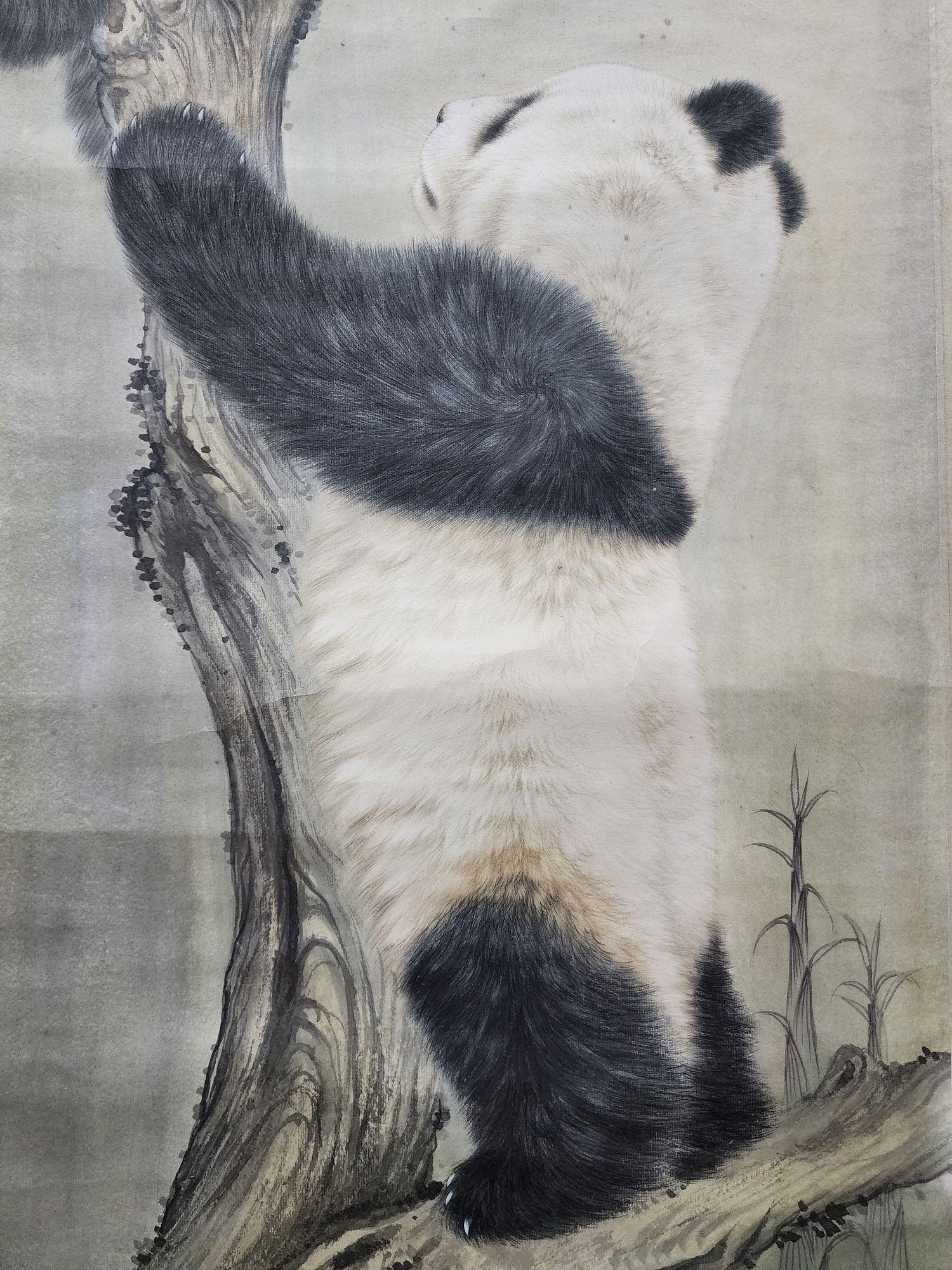 Hand Painting Two Climbing Pandas by Famous Chinese Artist Wang Shengyong  In Good Condition For Sale In 景德镇市, CN