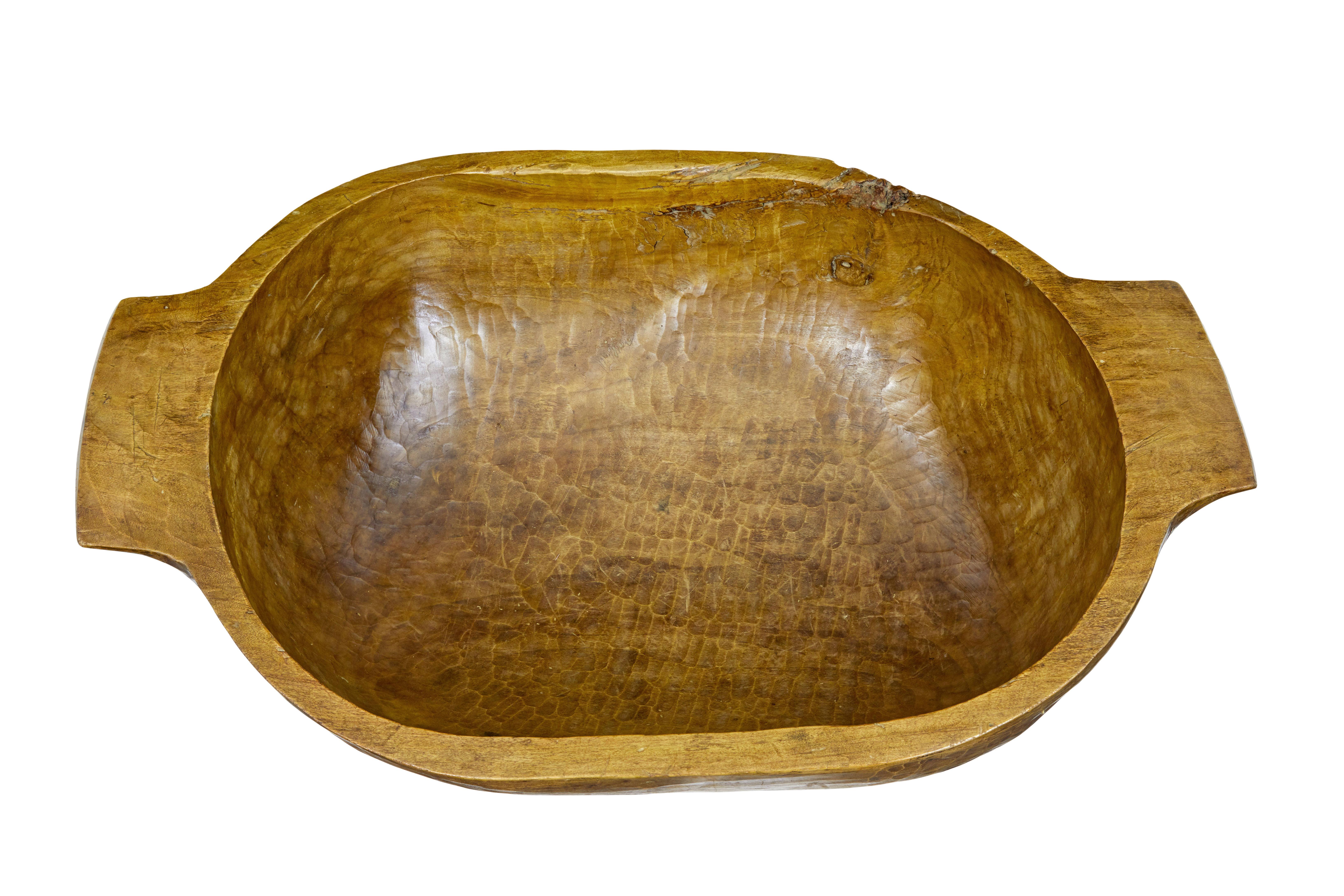 Hand Polished Large Early 20th Century Carved Bowl In Good Condition For Sale In Debenham, Suffolk
