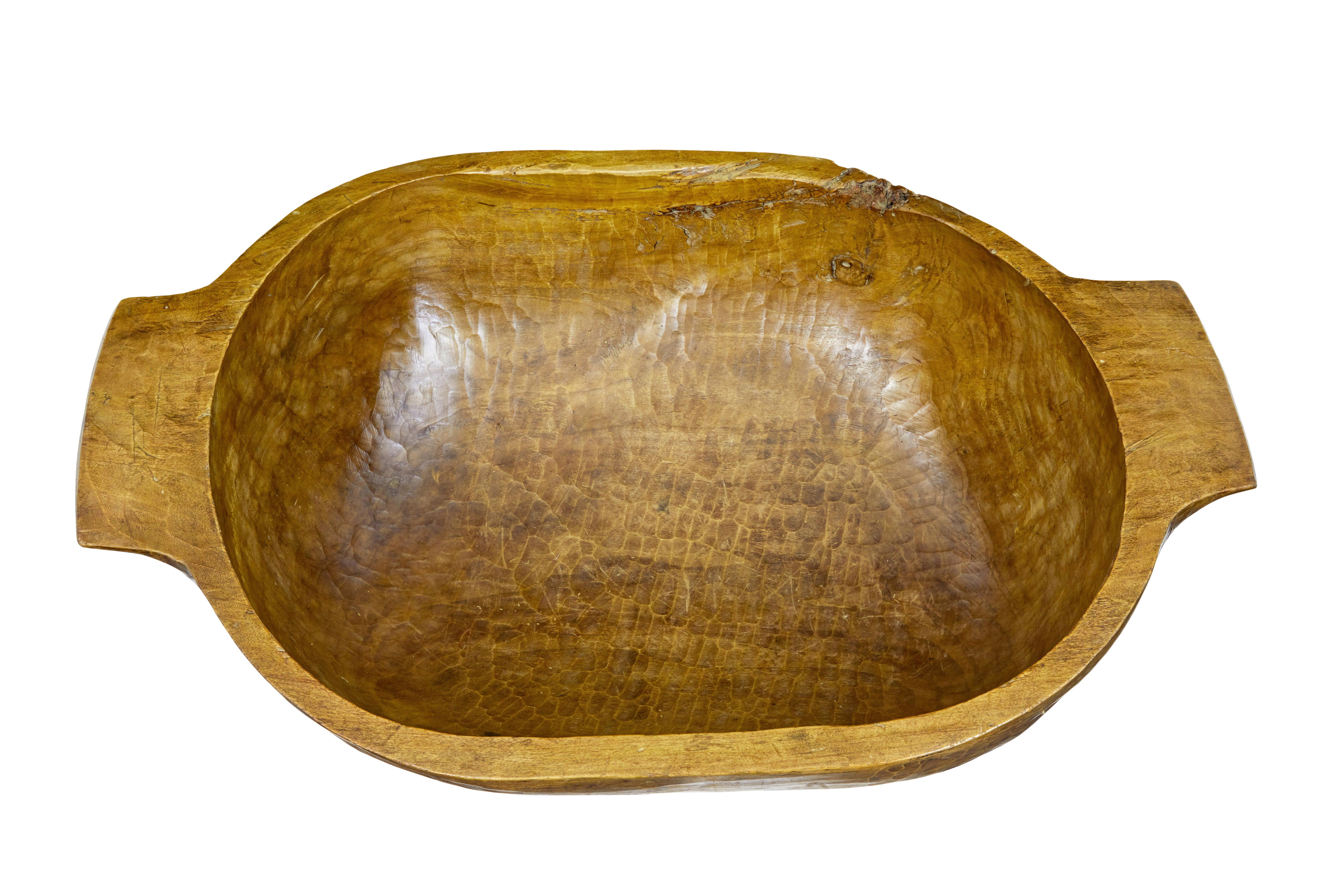 Hand polished large early 20th century carved bowl In Good Condition For Sale In Debenham, Suffolk