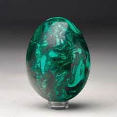 Uovo di malachite lucidato a mano
