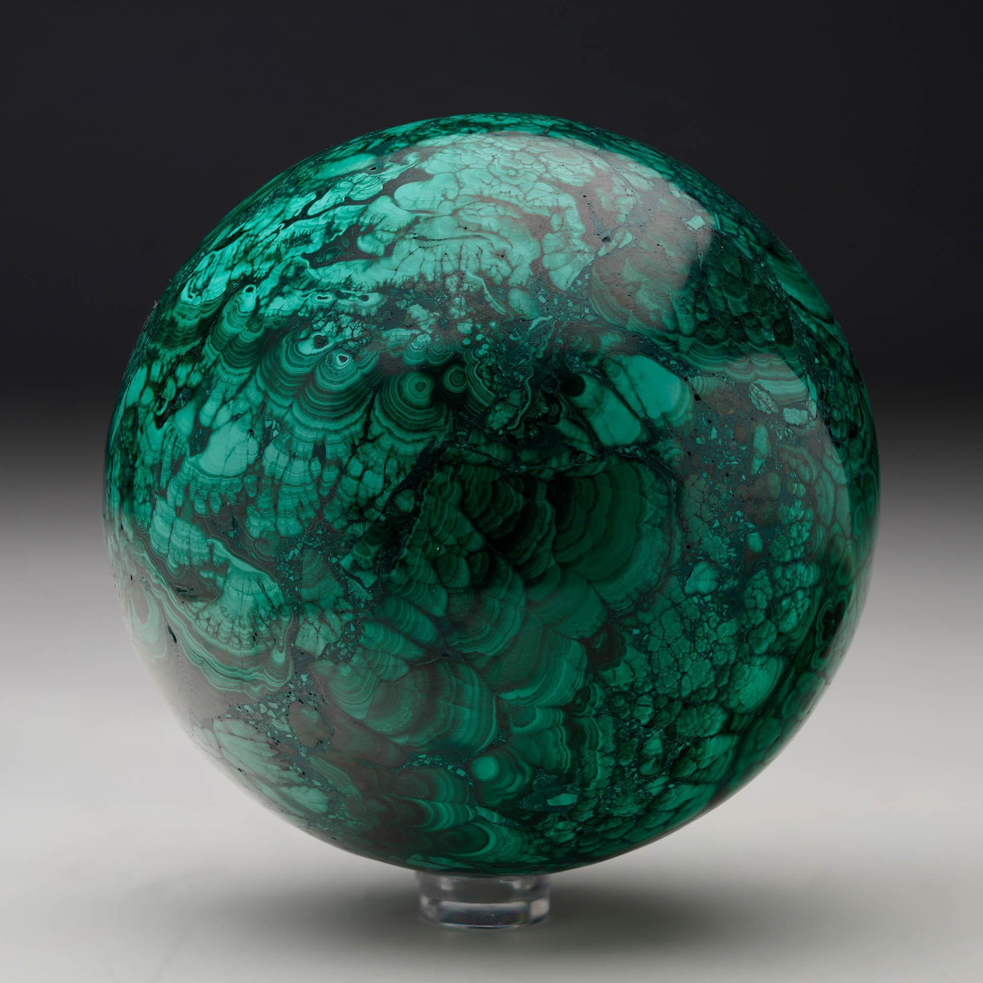 XXIe siècle et contemporain Sphère de malachite solide polie à la main // 2.88 Lb. en vente