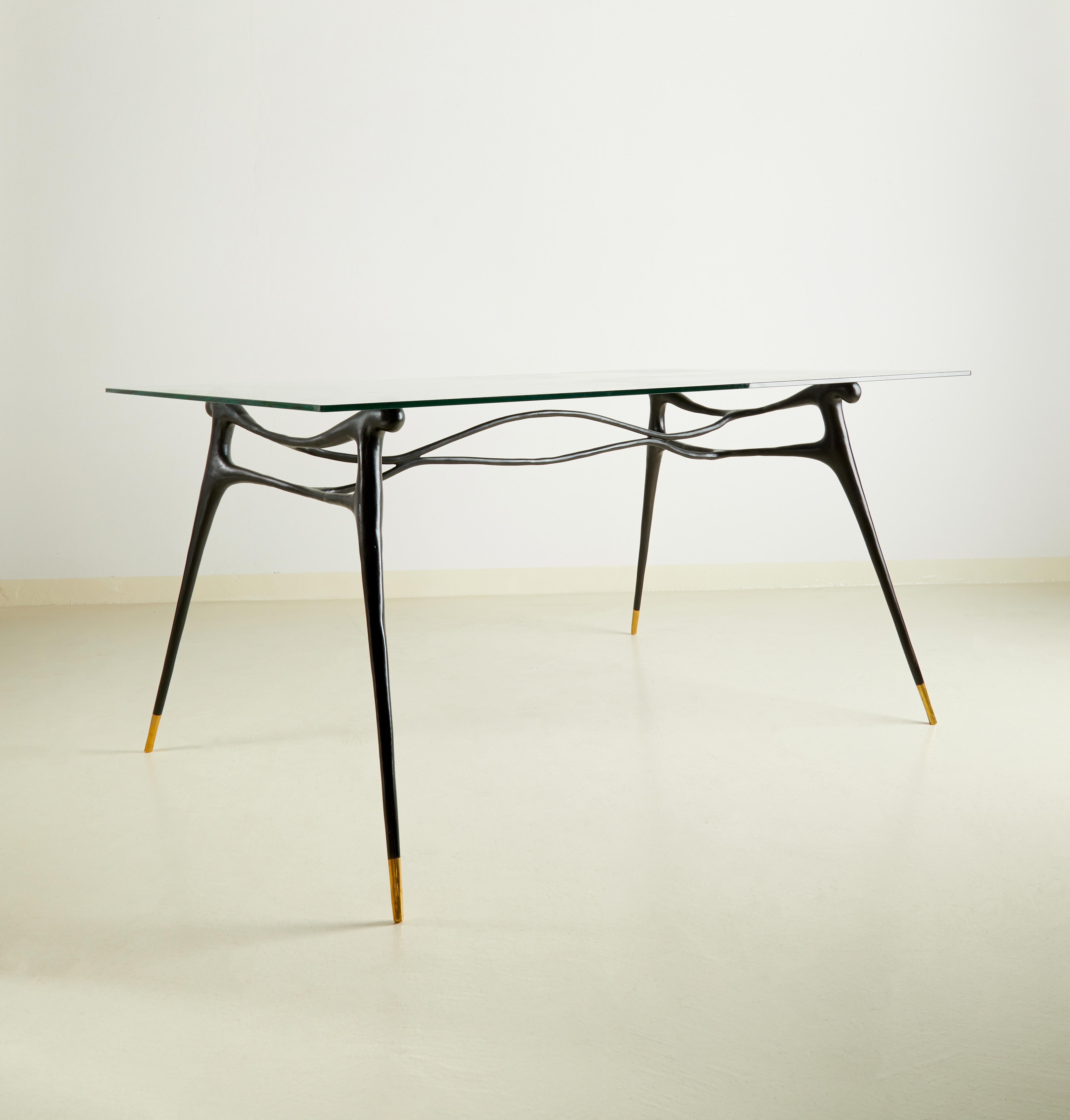 Hand-sculpted brass Desk by Misaya
Dimensions: 71 x 114 x 72 cm.
Material: Hand-sculpted brass
Sold without the glass top.
 