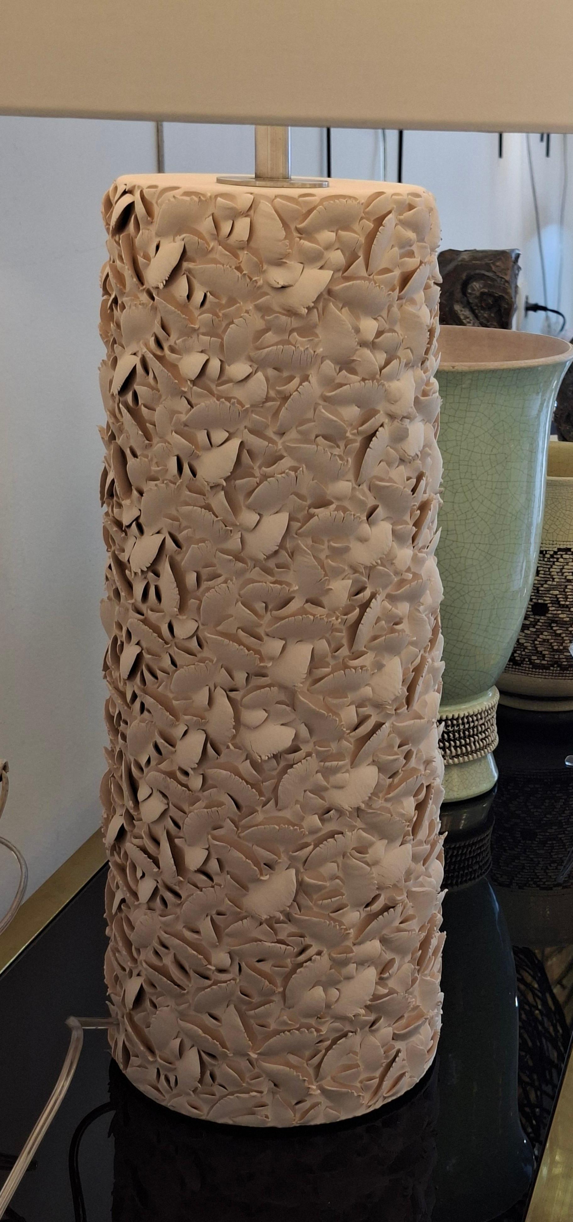 Français Lampe en céramique sculptée à la main, par Gilles Caffier, édition limitée en vente