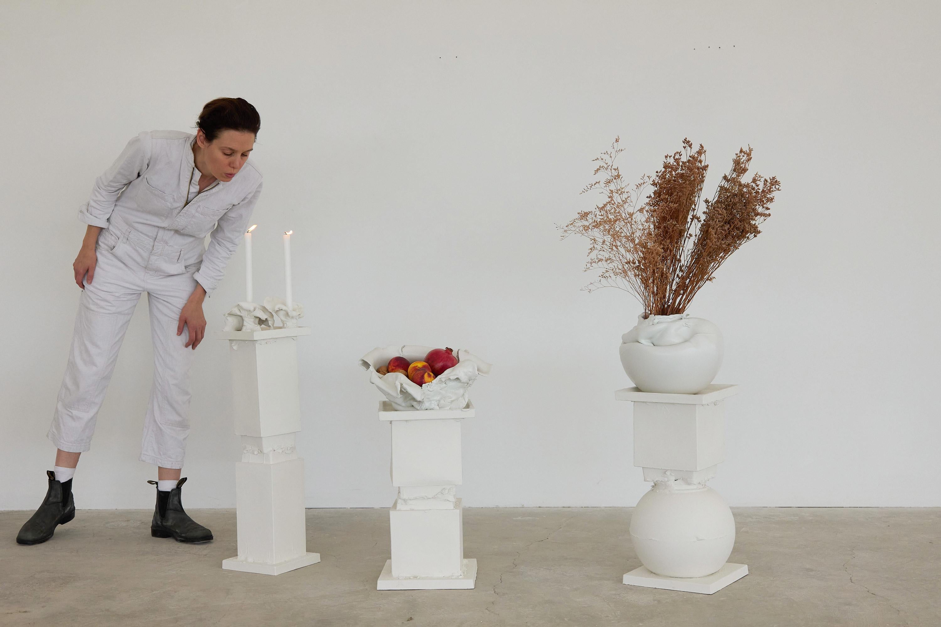 Table d'appoint sculptée à la main (formes carrées) en vente 6