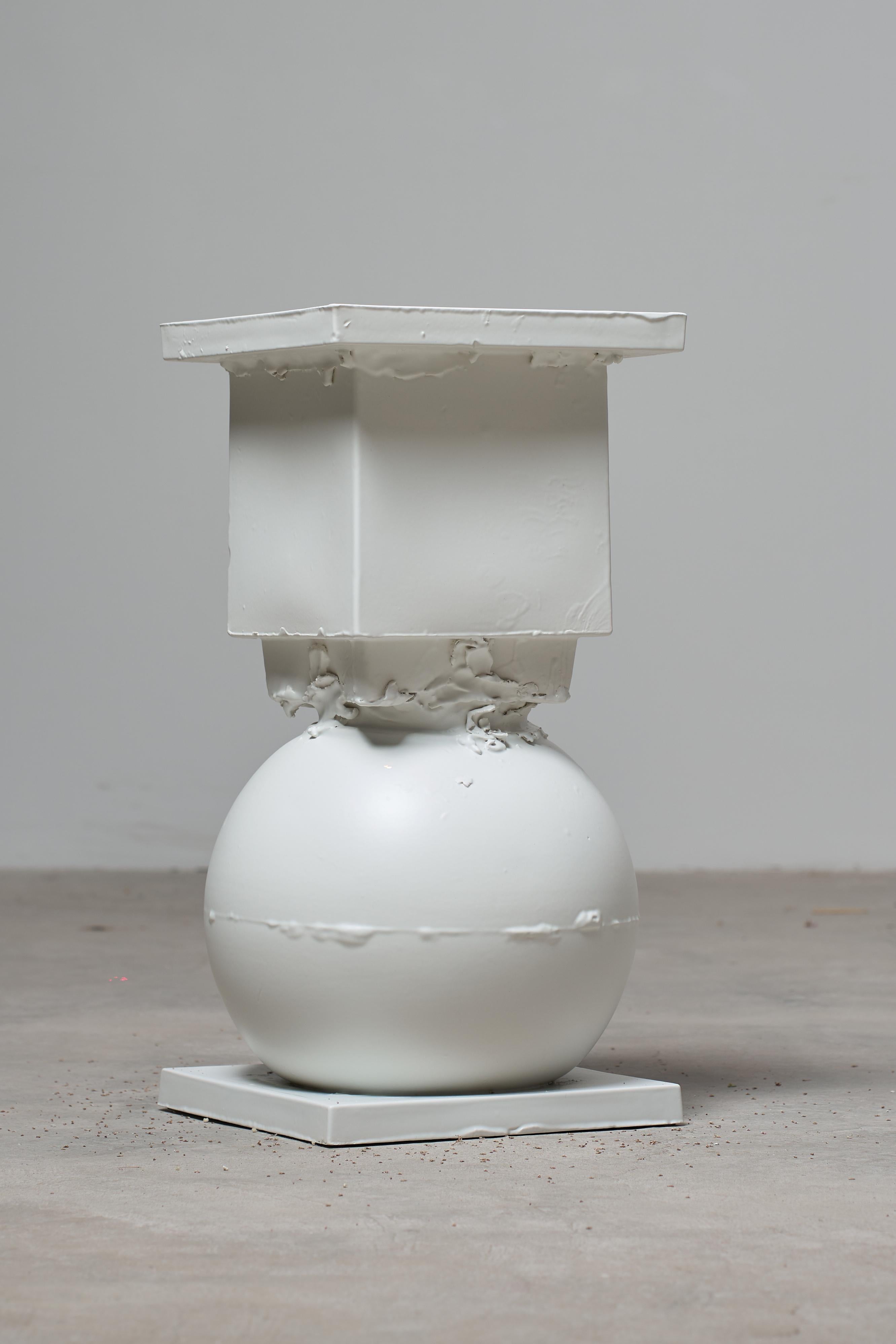 Table d'appoint sculptée à la main (formes carrées) en vente 8