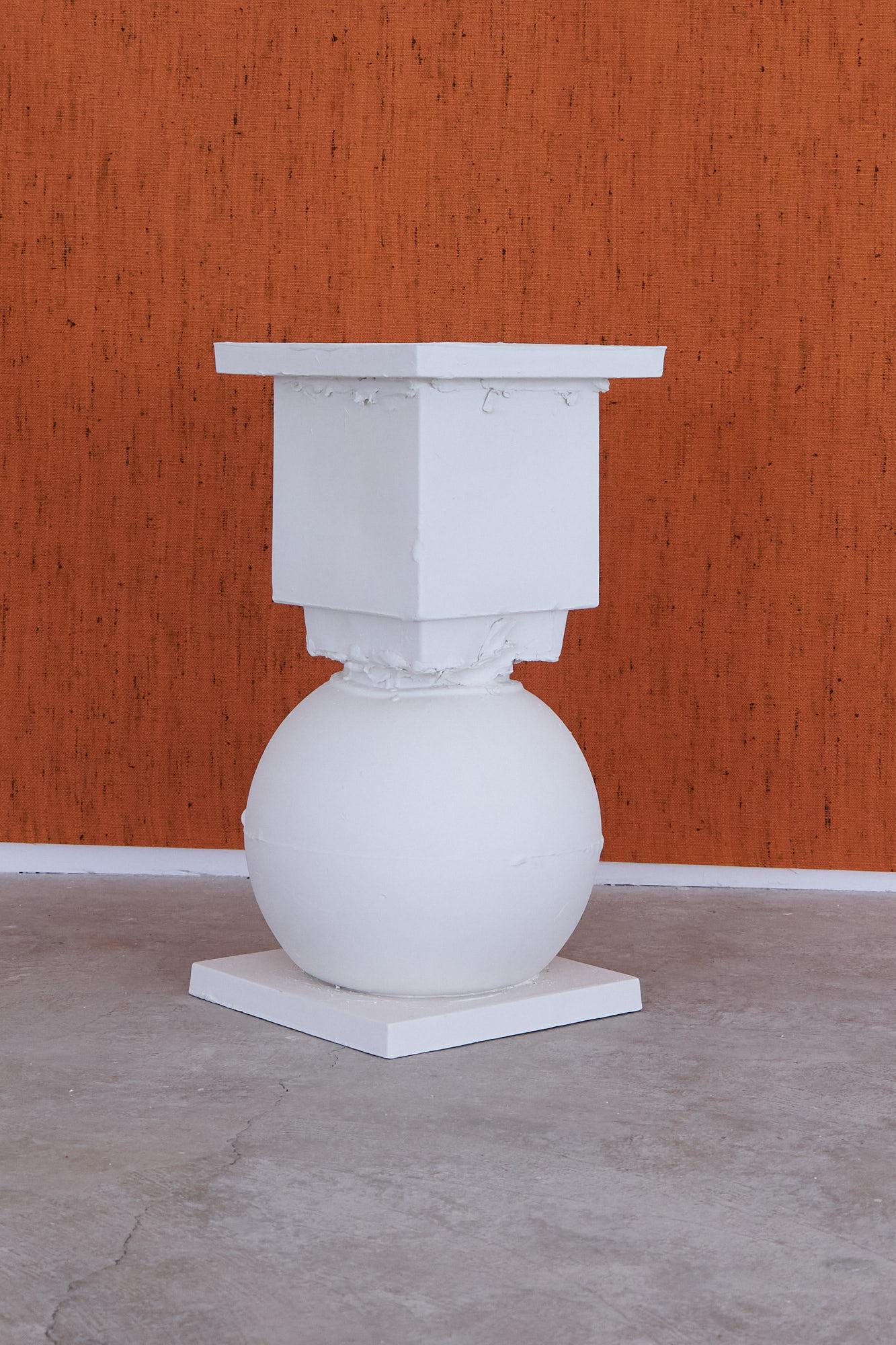 Table d'appoint sculptée à la main (formes carrées) Neuf - En vente à New York, NY