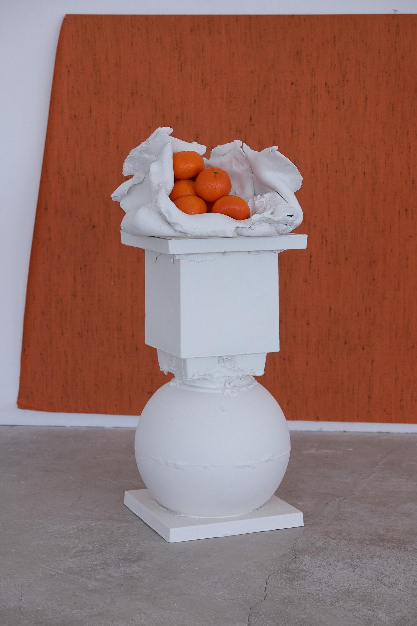 XXIe siècle et contemporain Table d'appoint sculptée à la main (formes carrées) en vente