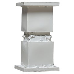 Handgeformter Beistelltisch aus Keramik ( quadratische Formen)