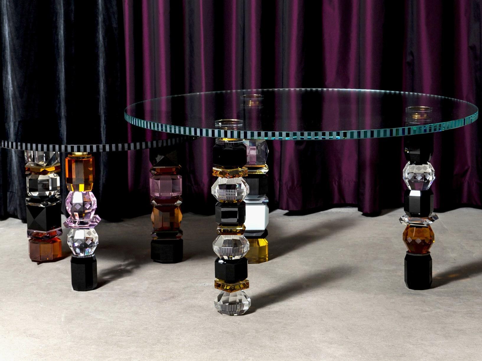 Handgeformter Detroit Tisch aus zeitgenössischem Kristall (Postmoderne) im Angebot