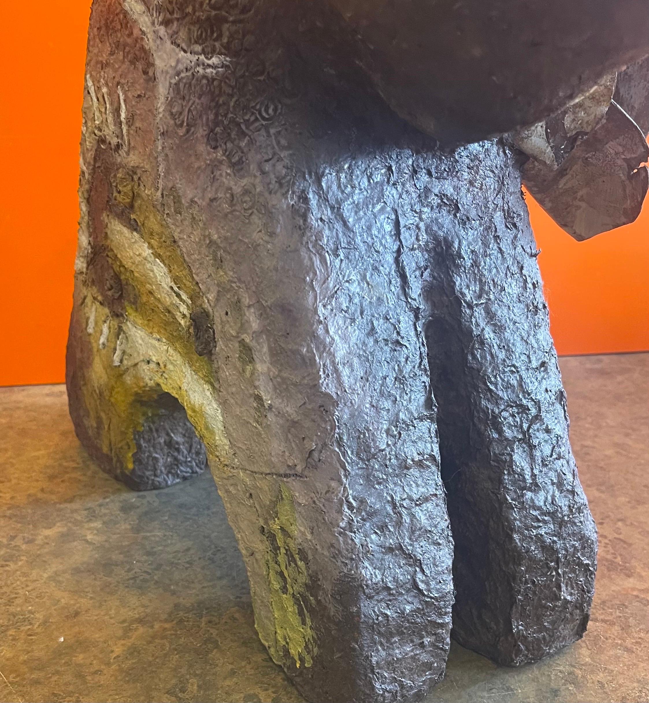 Handgeformte modernistische Elefanten-Assemblage-Skulptur von Hugo Tovar im Angebot 2