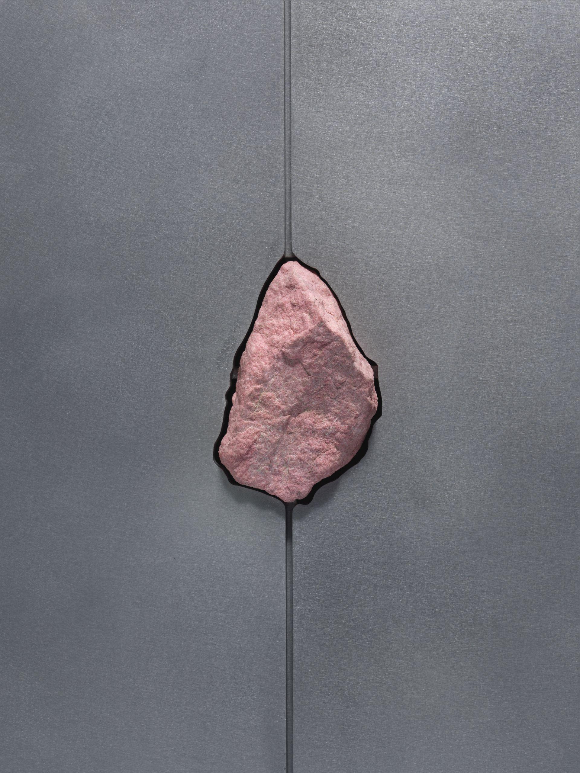 Meuble de rangement d'appoint sculpté à la main avec pierre de thulite d'origine, Pierre De Valck Neuf - En vente à Geneve, CH