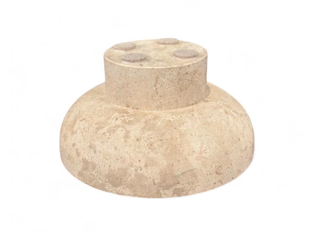 Hand Sculpted Vase Crafted from Mayan Travertine by Taller Maya, 2024 im Zustand „Neu“ im Angebot in New York, NY