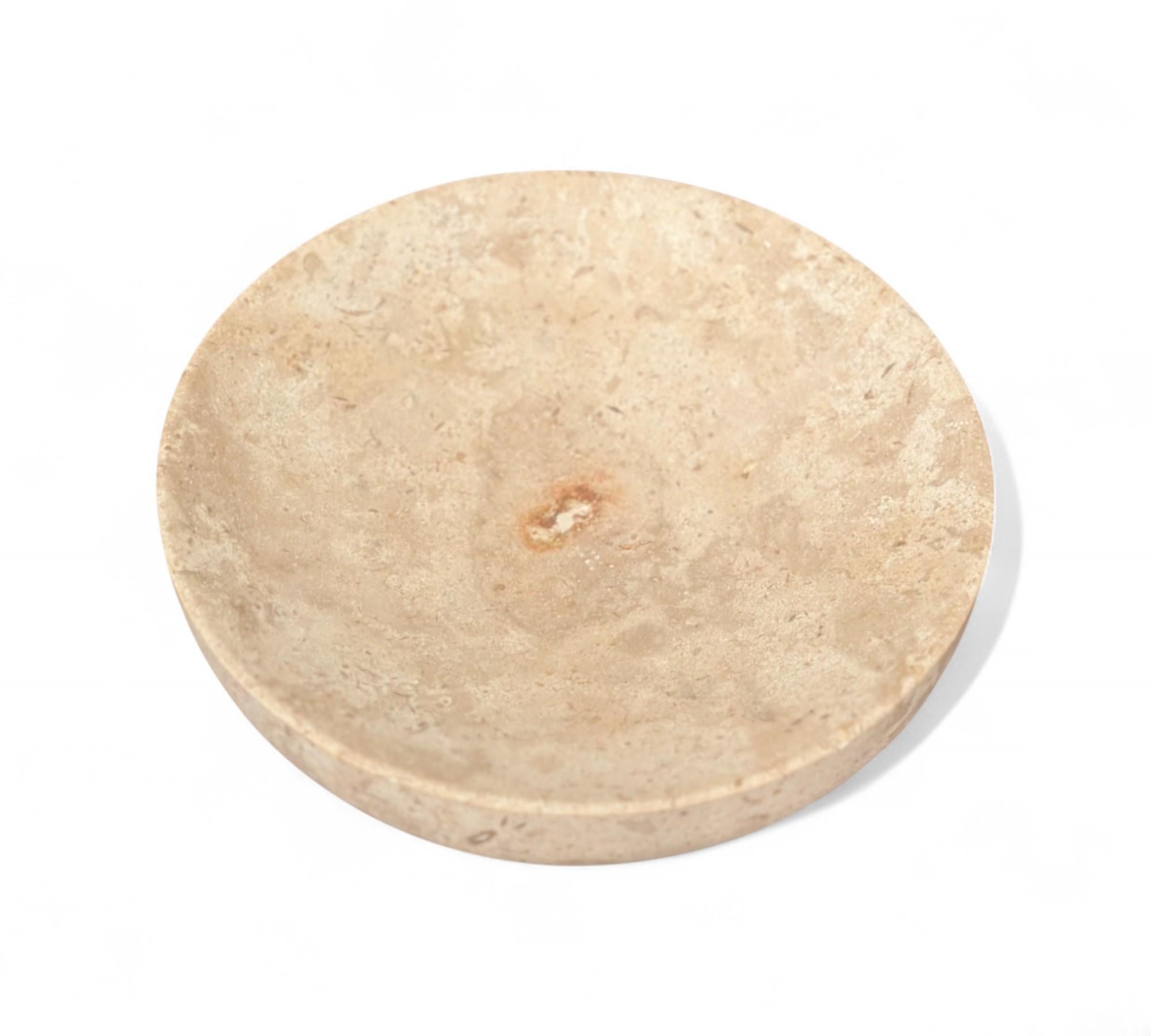 Hand Sculpted Vase Crafted from Mayan Travertine by Taller Maya, 2024 im Angebot 1