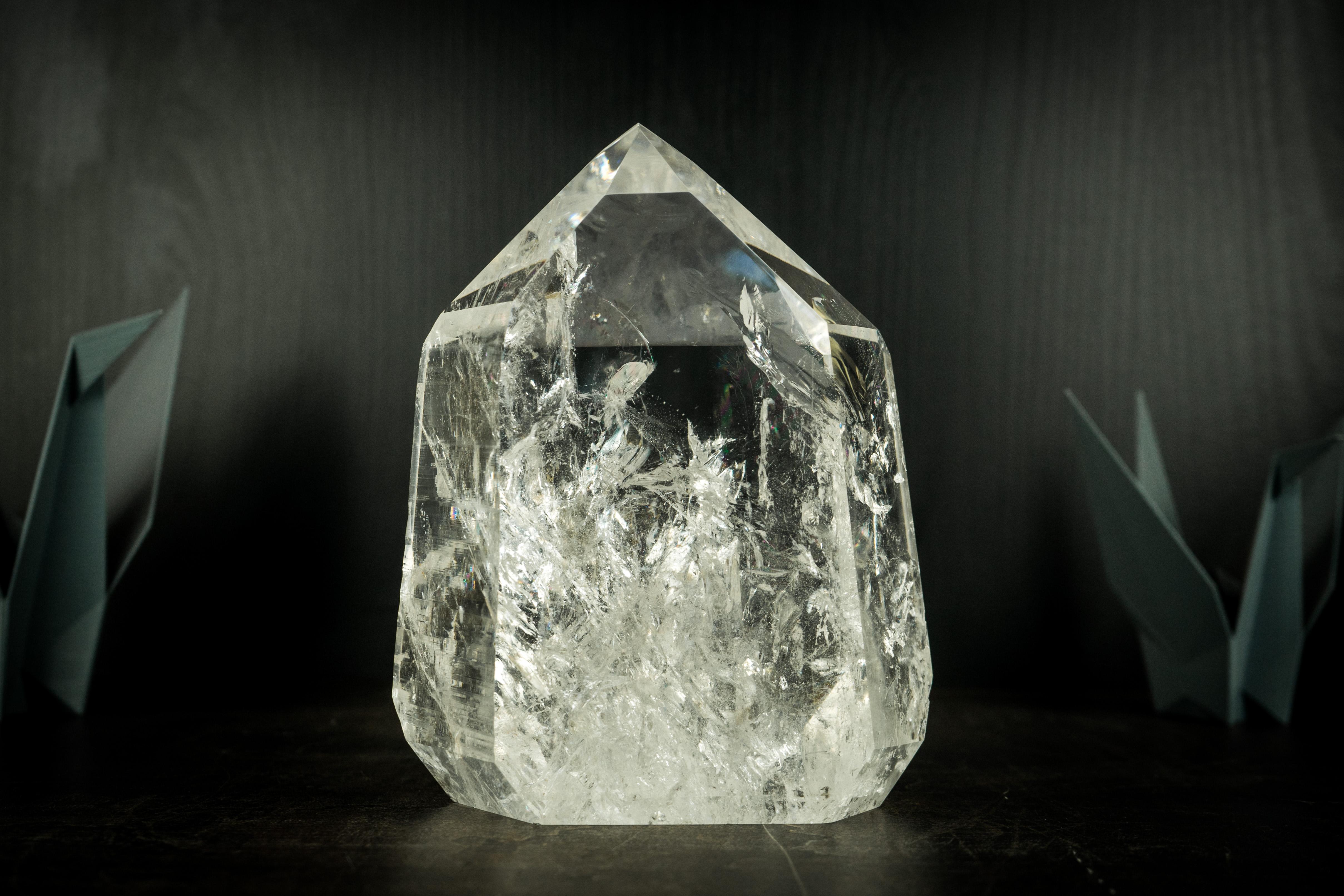 Torre di cristallo trasparente scolpita a mano, generatore di Diamantina, Brasile in vendita 3