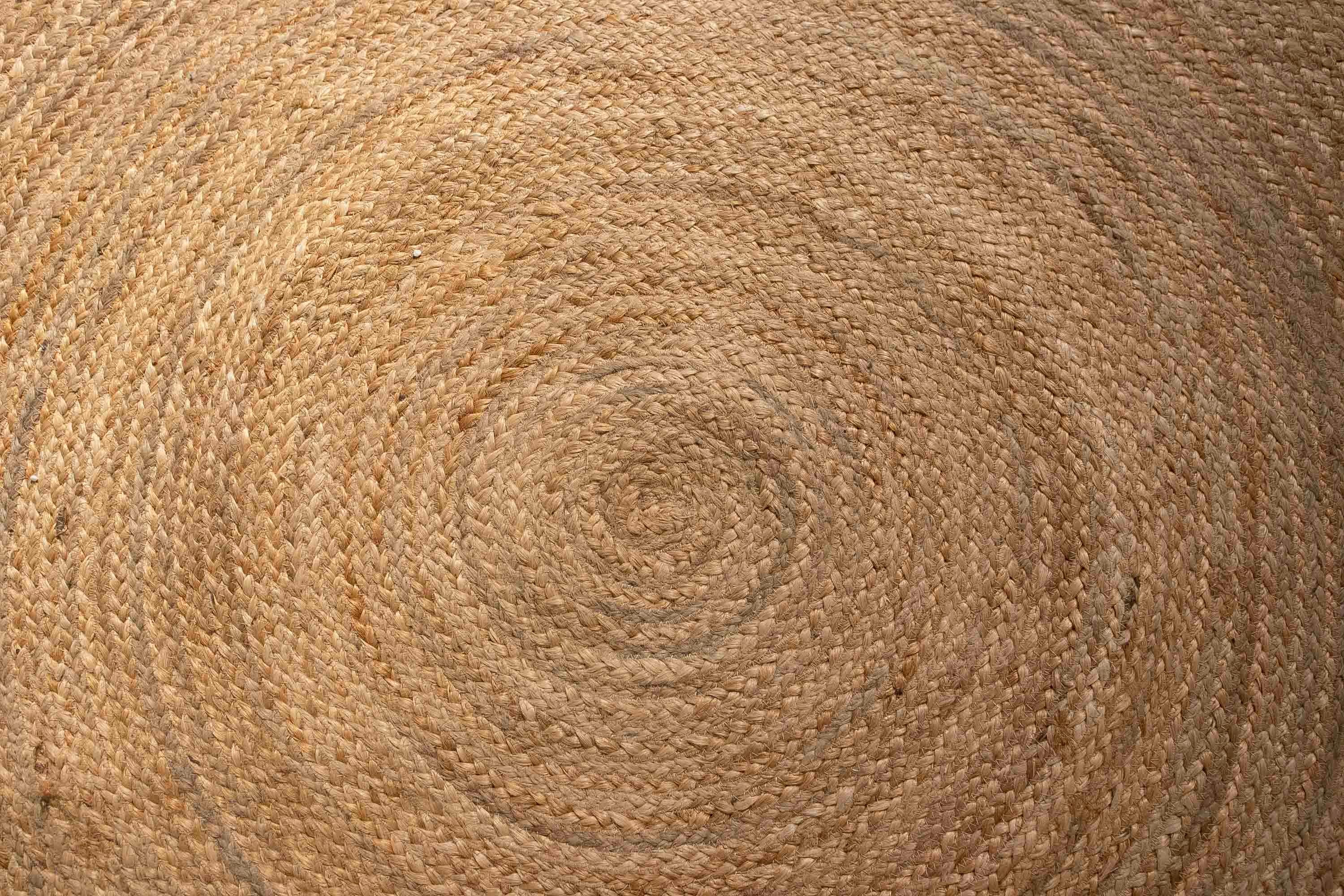 Hand-Sewn Round Jute Rug with Coloured Circles Decoration For Sale 11