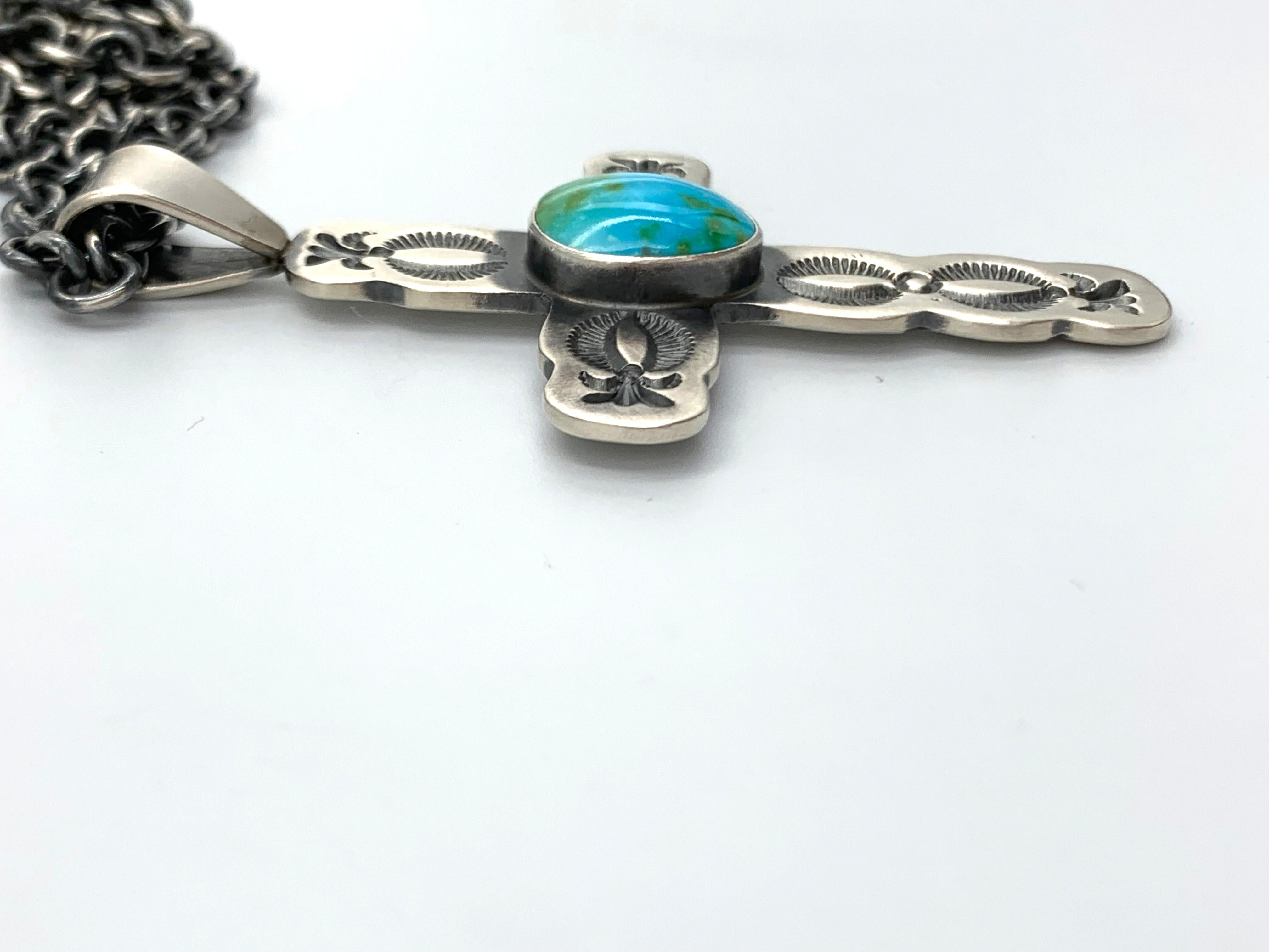 da uomo o donna Ciondolo a forma di croce in argento Sterling stampato a mano con turchese Sonoran Gold in vendita