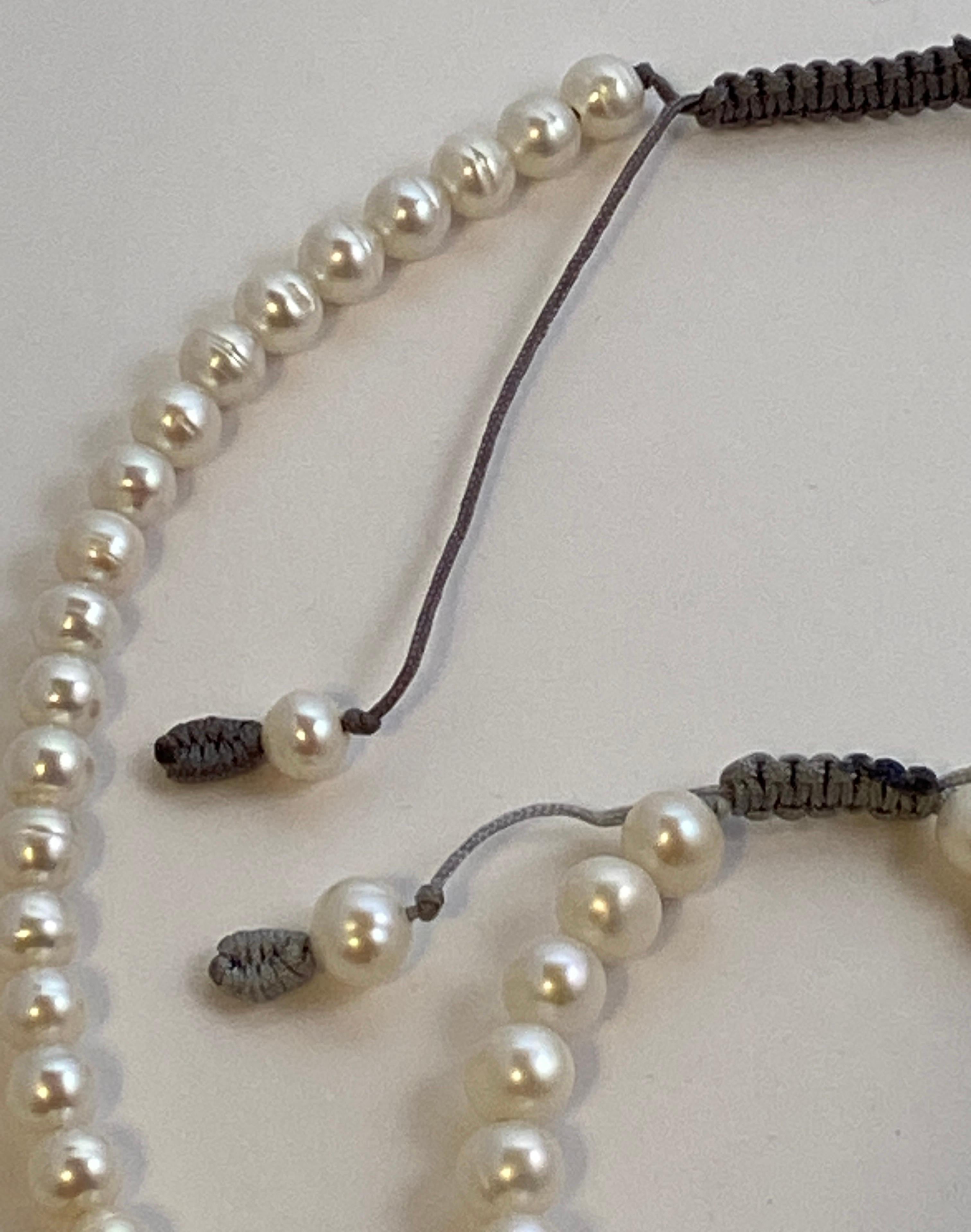 Hand--Strung Pearl Necklace and Bracelet Set For Sale 5