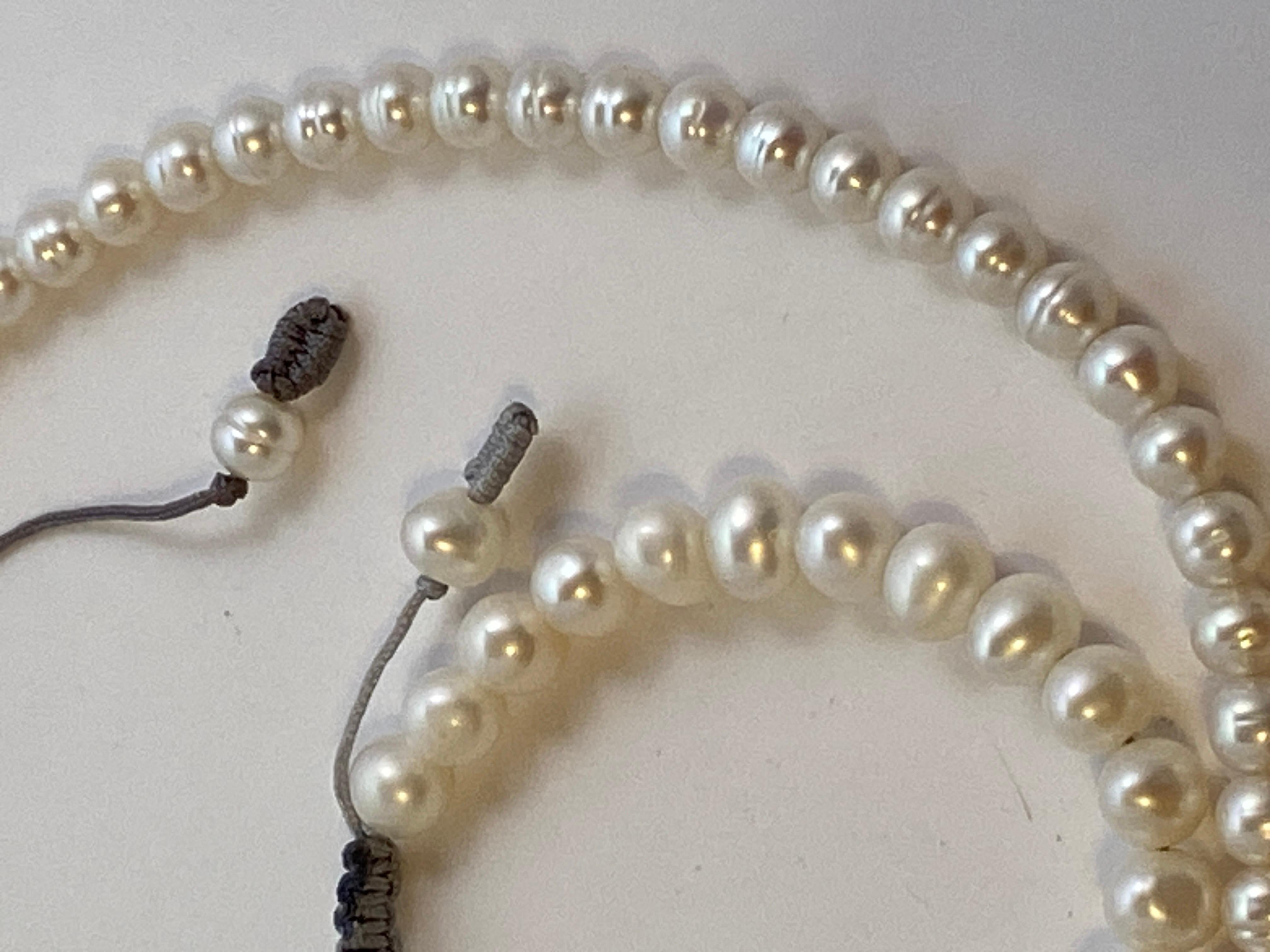 Hand--Strung Pearl Necklace and Bracelet Set For Sale 6