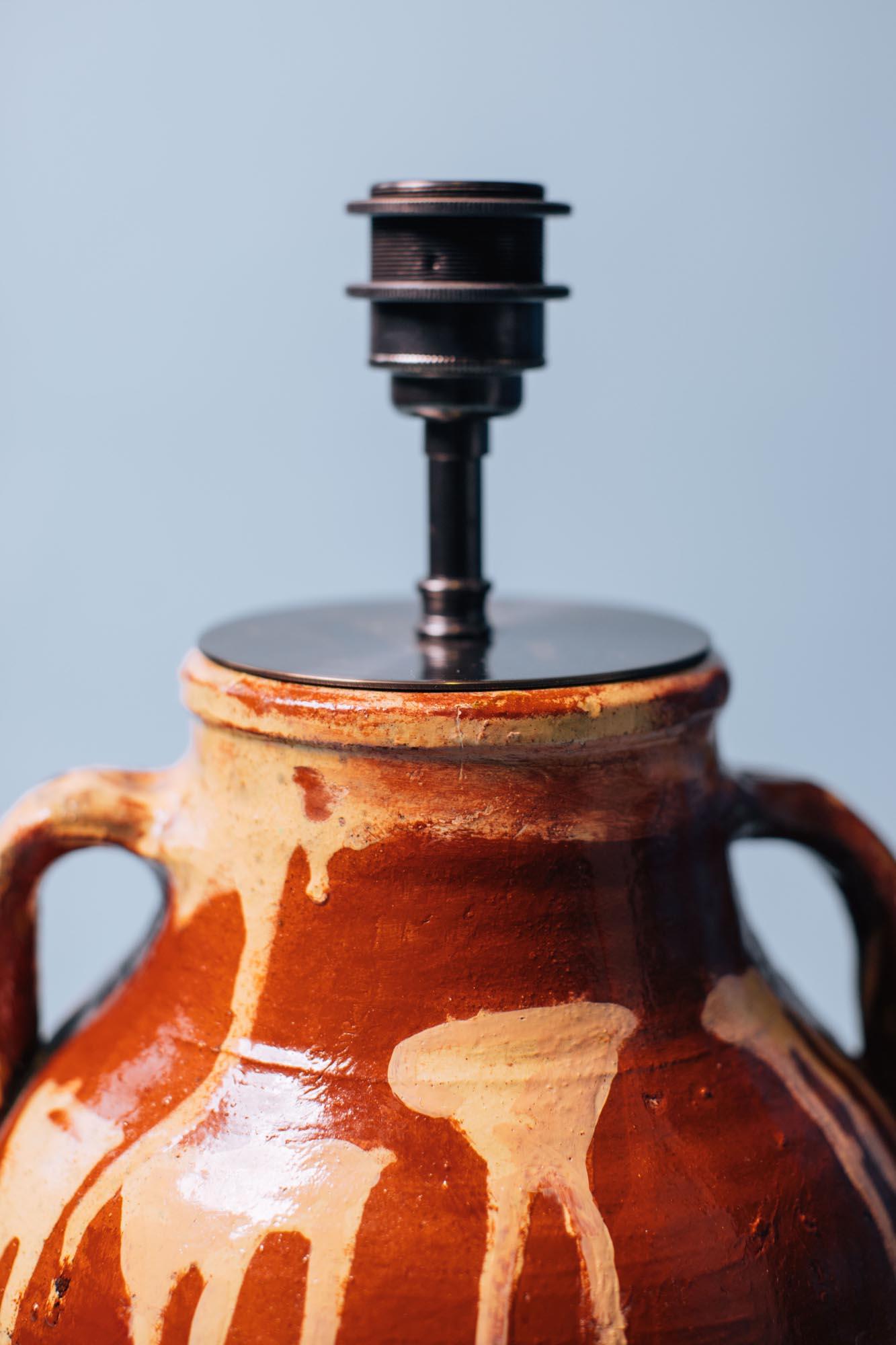 Lámpara de mesa de terracota turca antigua del siglo XX, hecha a mano Rústico en venta