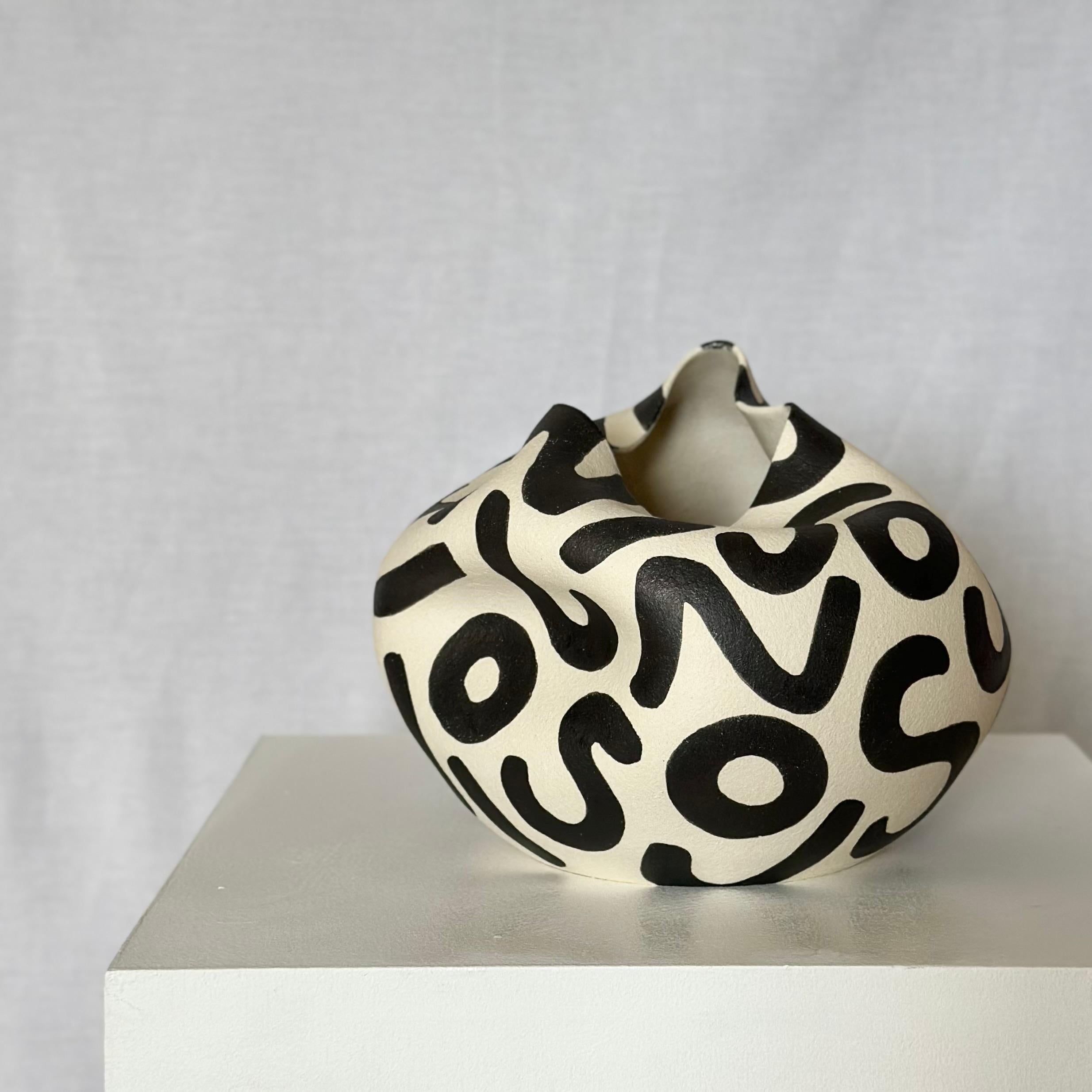 Hand thrown ceramic art piece by Norwegian artist Jossolini In New Condition For Sale In Oslo, NO