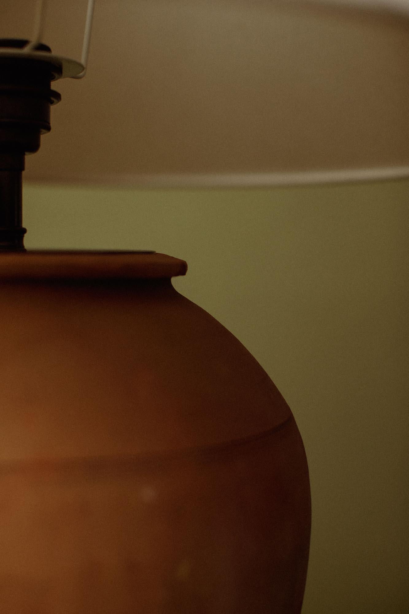 Lámpara de mesa de terracota turca hecha a mano Siglo XX Antiguo Primitivo en venta