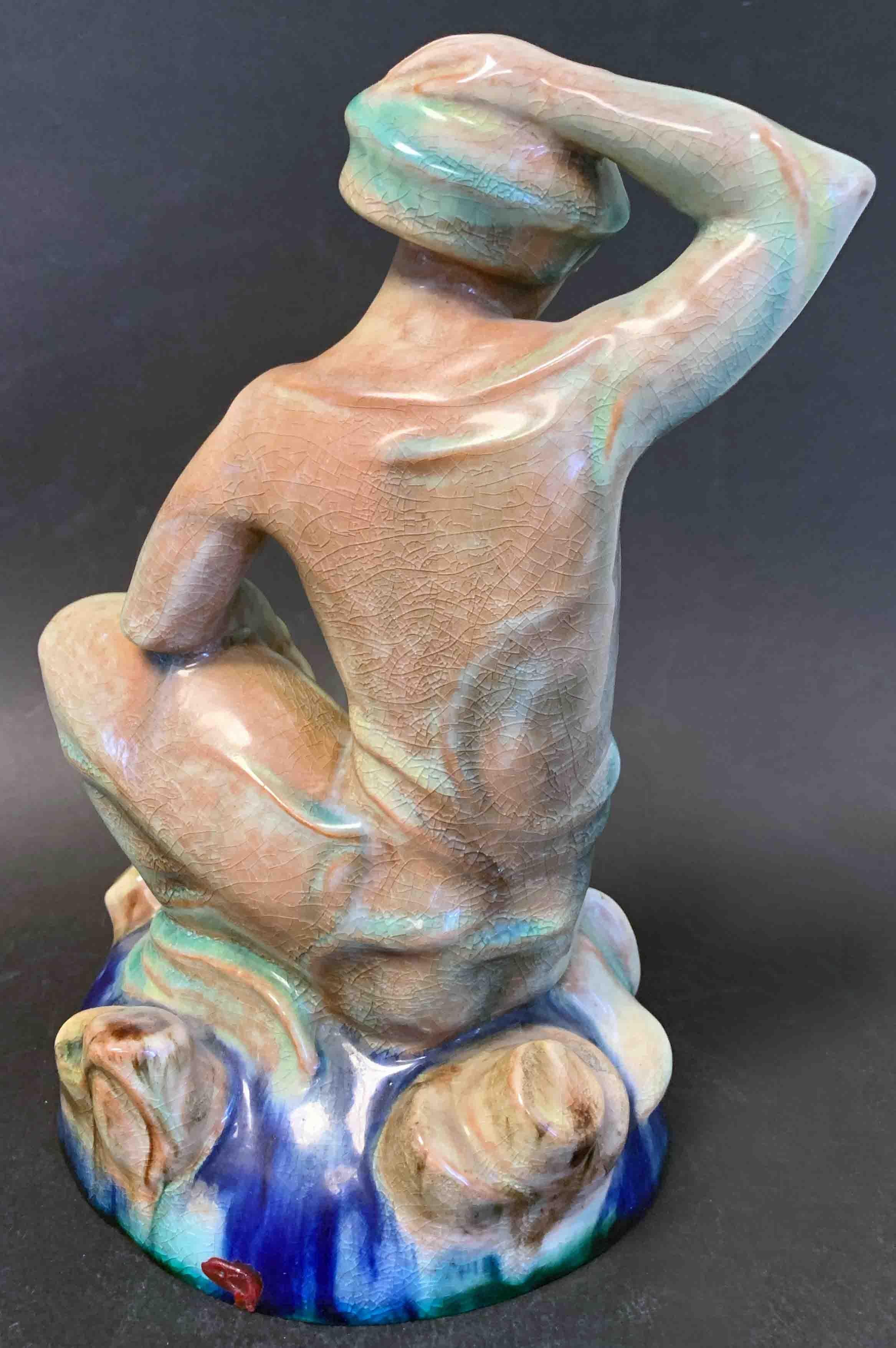 Allemand « Hand to Head », rare sculpture Art déco avec figure féminine en bleu et vert en vente