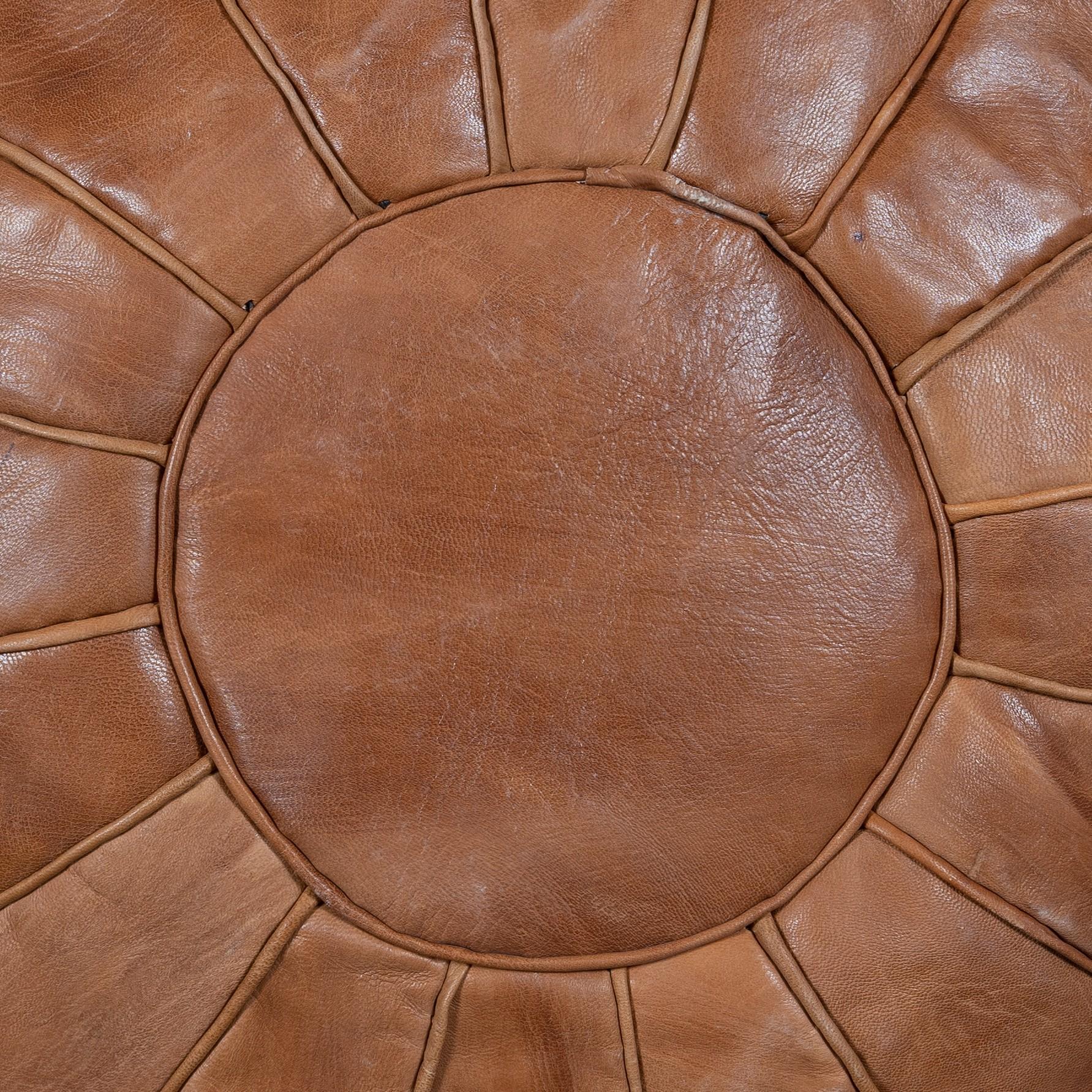 Fait main Pouf en cuir Geniune rond Brown, usiné à la main. NON TAMPONNÉ. Option personnalisée disponible en vente