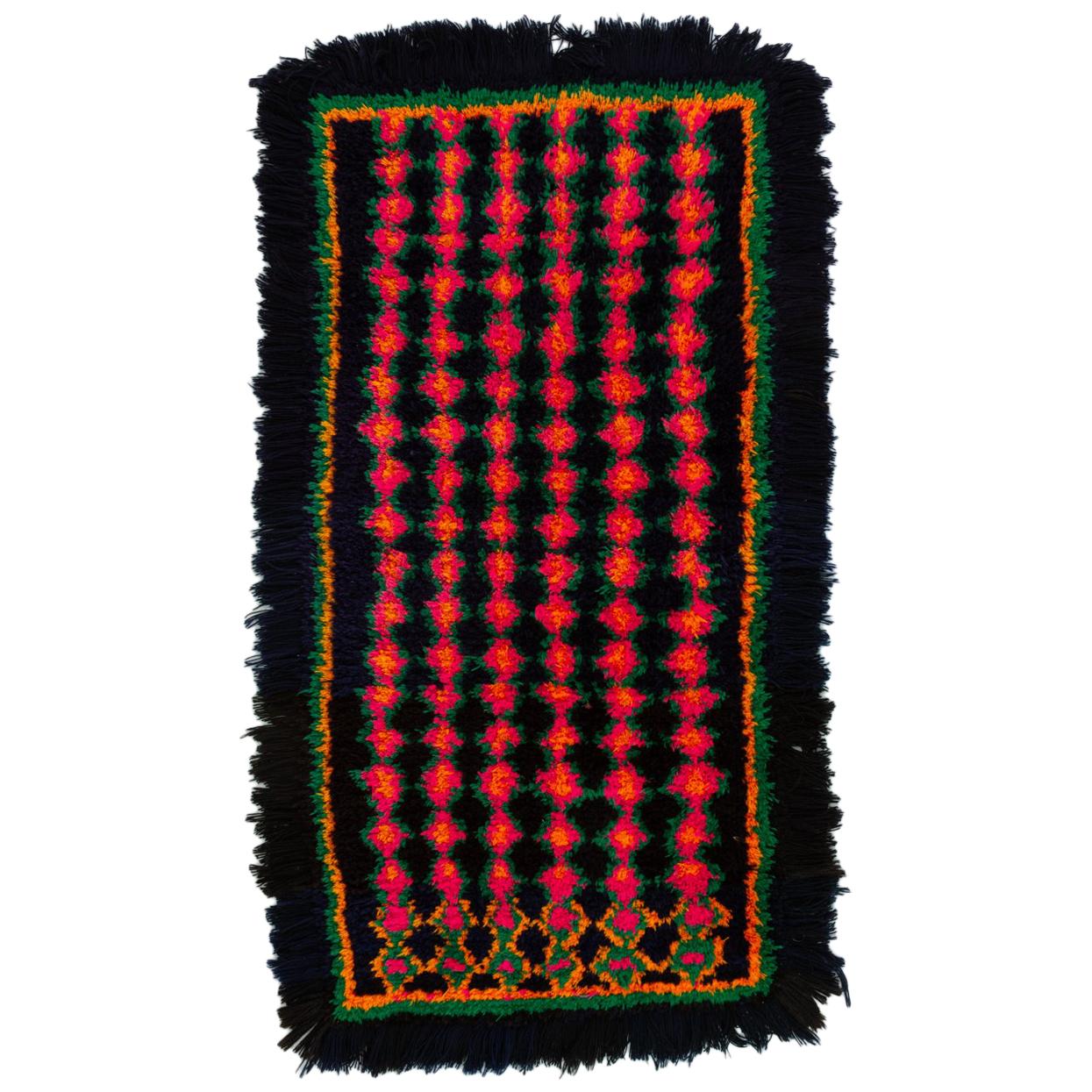 Hand-Tufted Peruvian Shag Rug