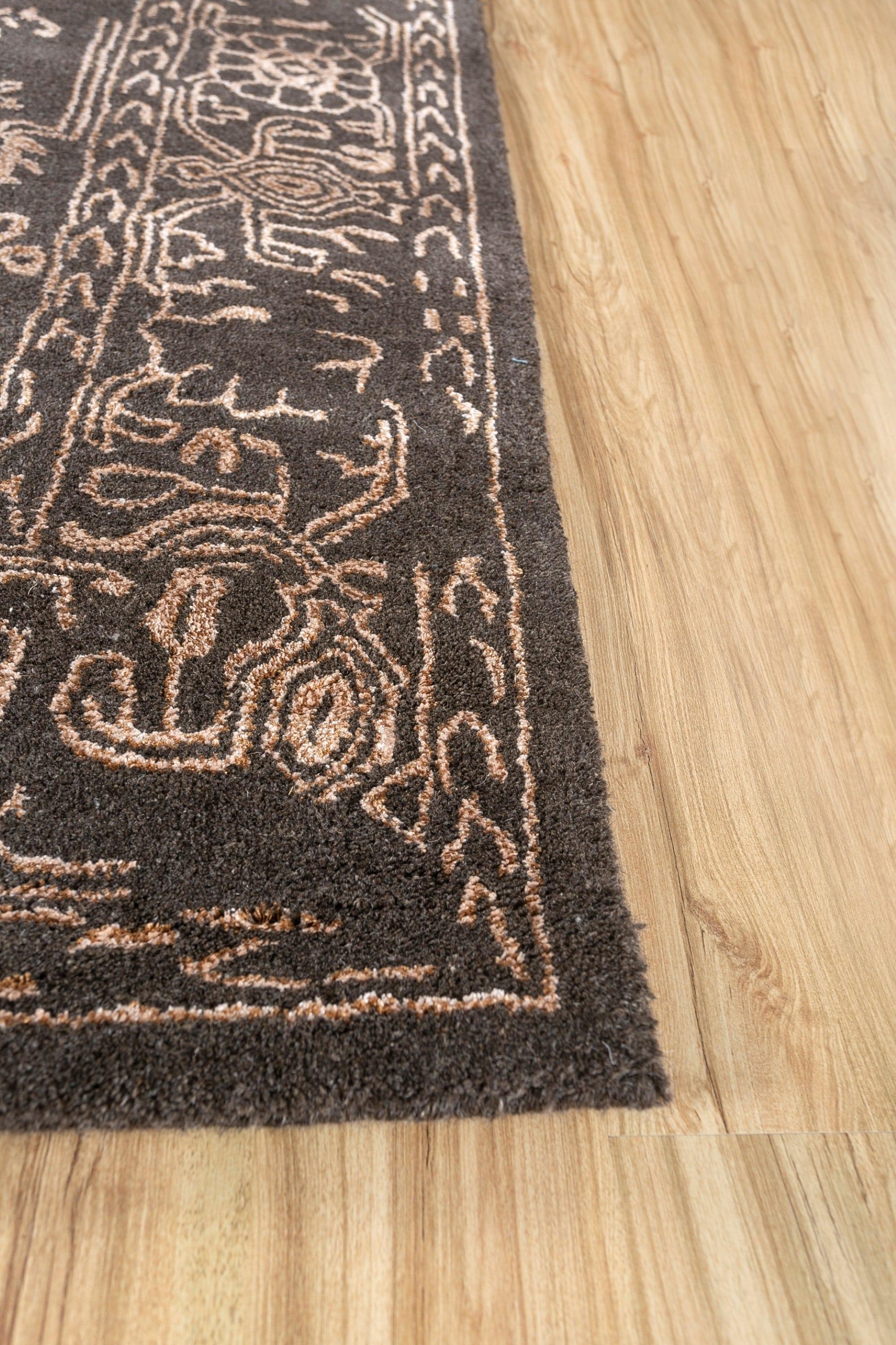 Revival Tapis en laine et viscose, tufté à la main, coloris Brown foncé et abricot, design transitionnel en vente
