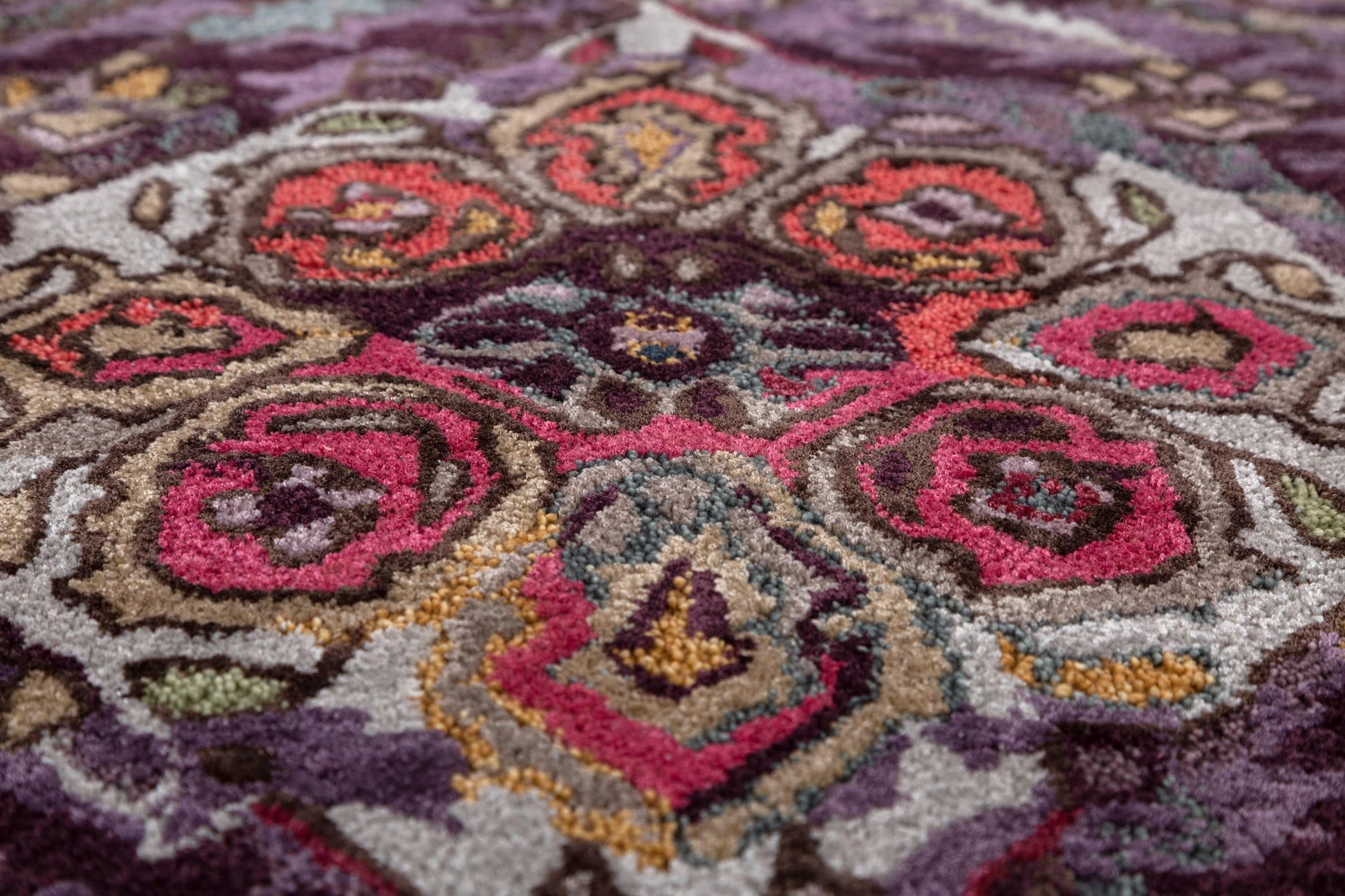 Indien Tapis en viscose de laine tufté à la main en violet tulipe et gris foncé, design transitionnel en vente