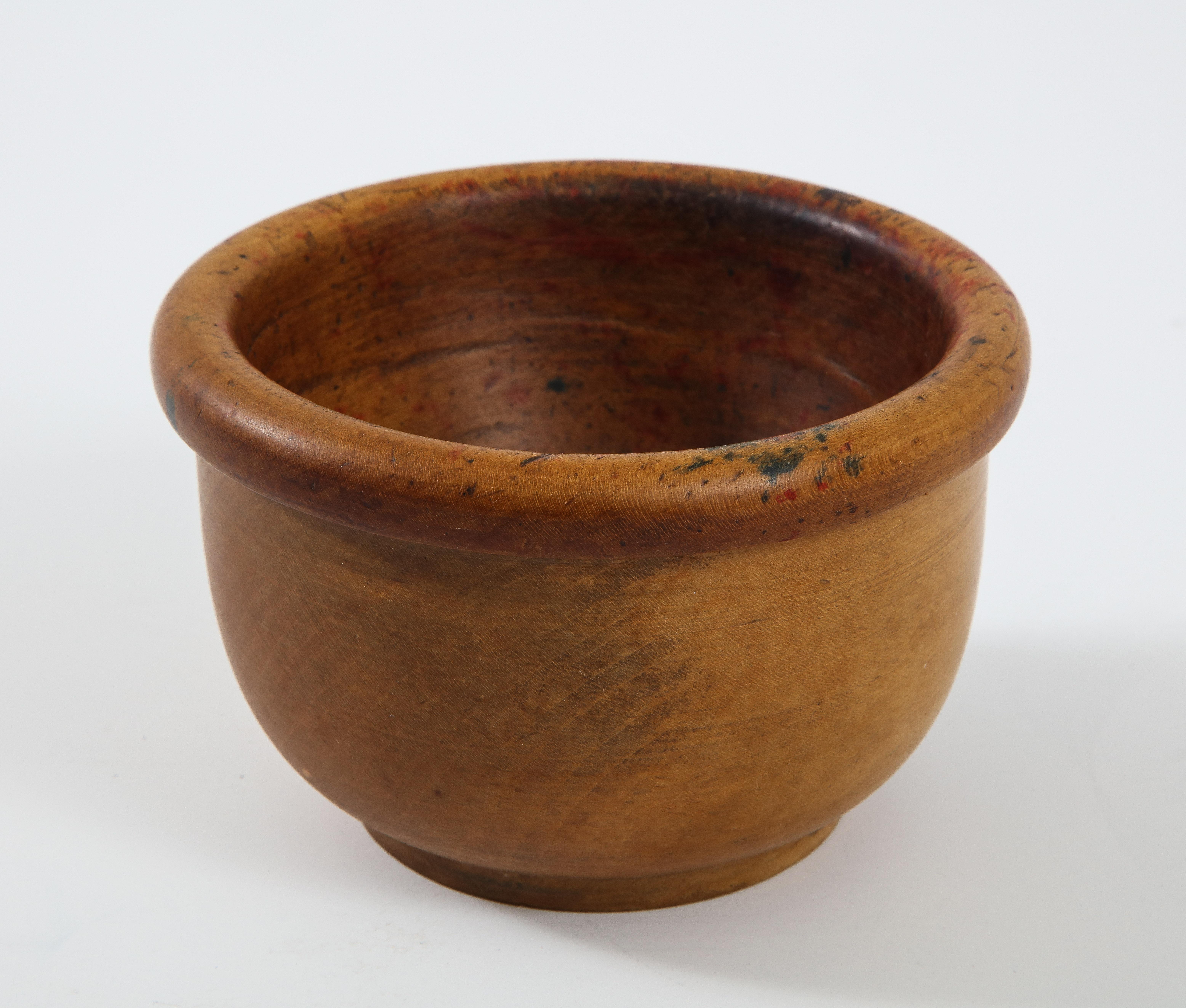 Hand-turned American wood bowl from one piece of wood.