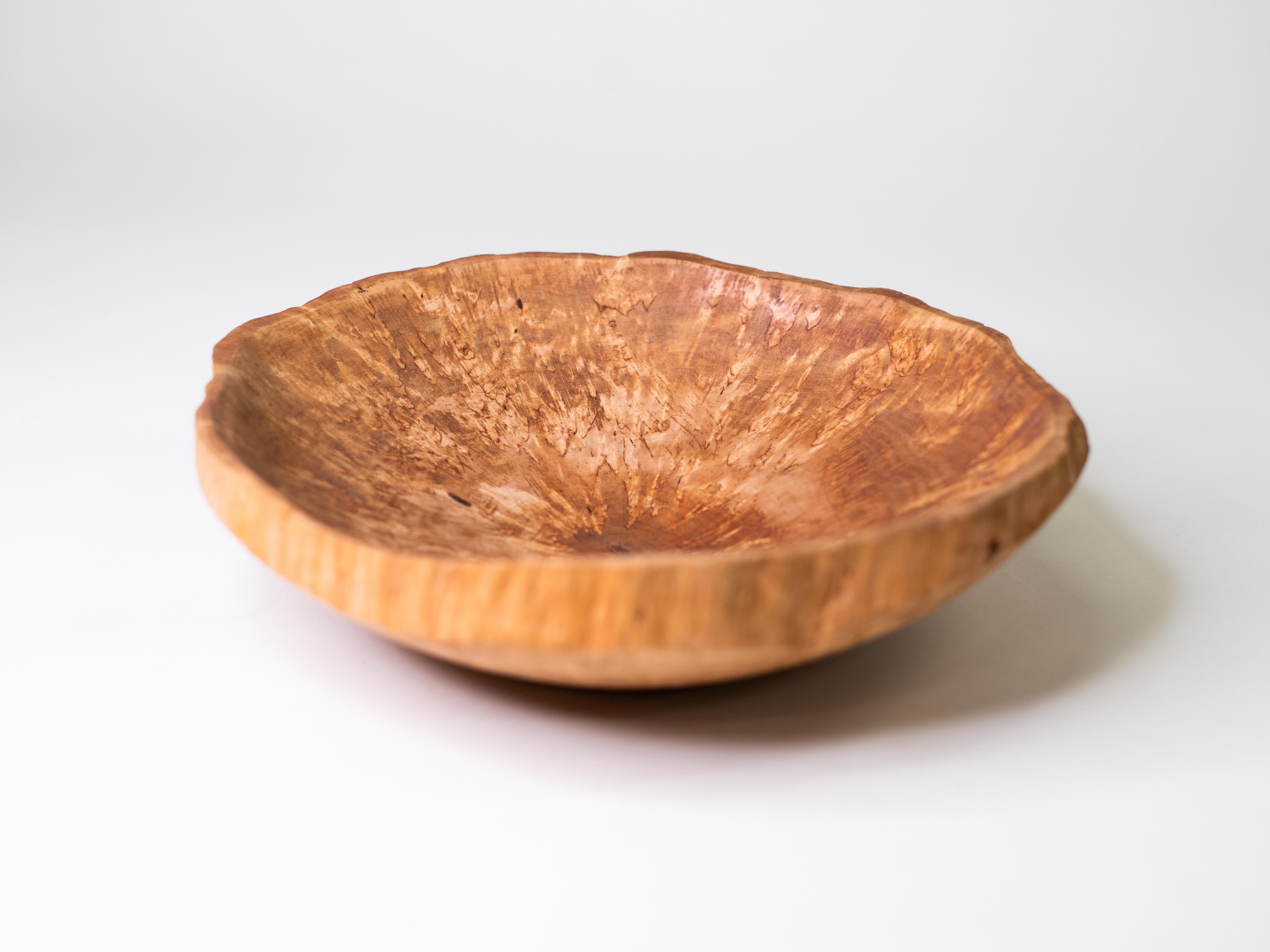 Hand-Turned Curly Birch Bowl, Finland, 1970s In Good Condition For Sale In Karis, Nyland